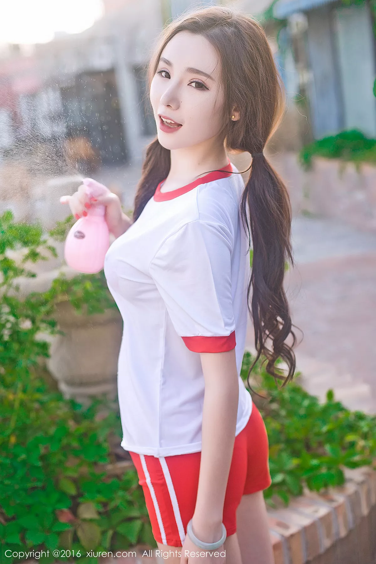 秀人集.com_[XiuRen秀人网]No.669_嫩模萌琪琪Irene吊带薄纱睡裙透视秀美乳完美身材诱惑写真72P