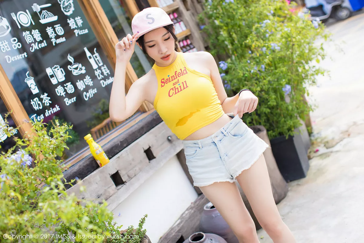 秀人集.com_[IMISS爱蜜社]Vol.180_嫩模小狐狸Sica户外牛仔短裤系列秀完美身材清新迷人写真46P