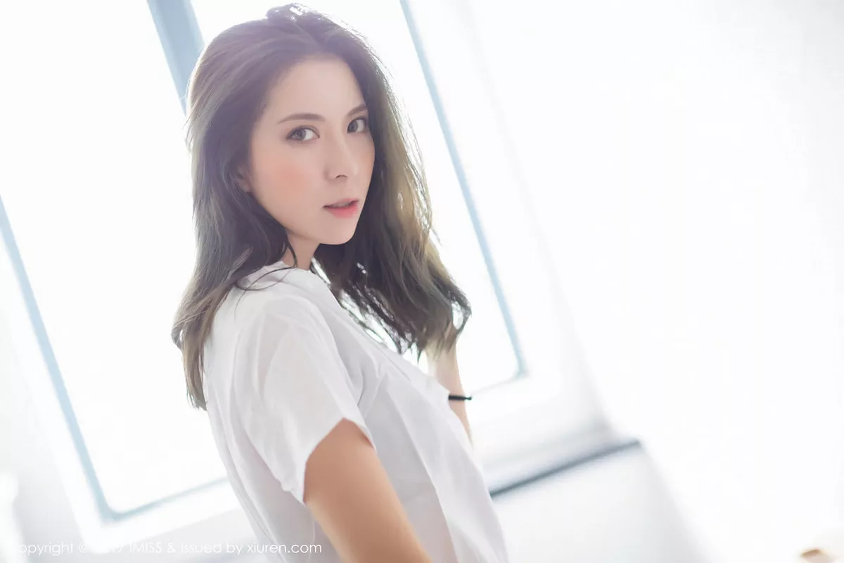 秀人集.com_[IMISS爱蜜社]Vol.198_高挑美女carry白衬衣下性感白嫩美腿加黑色内衣诱惑写真54P