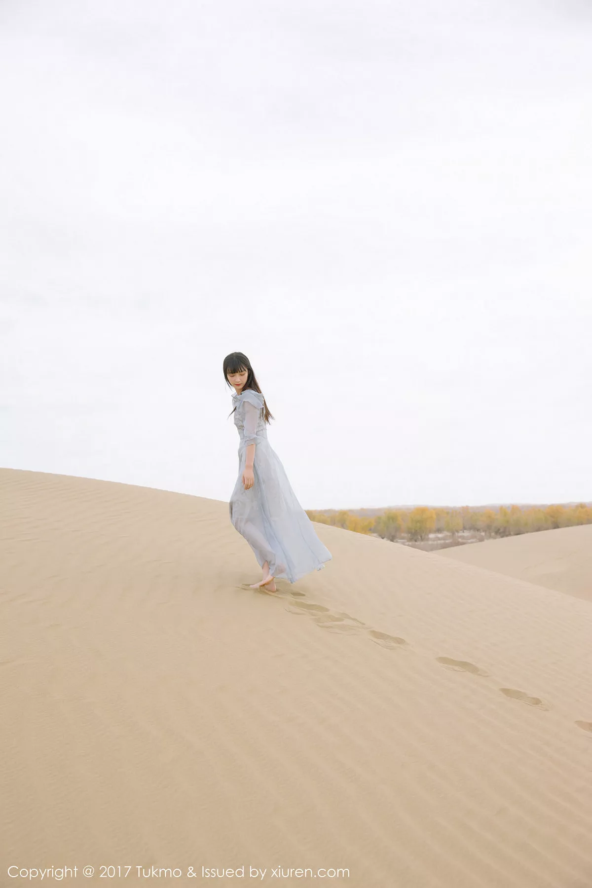 秀人集.com_[Tukmo兔几盟]Vol.104_美女主播之应沙漠旅拍清新连身裙系列唯美迷人写真40P