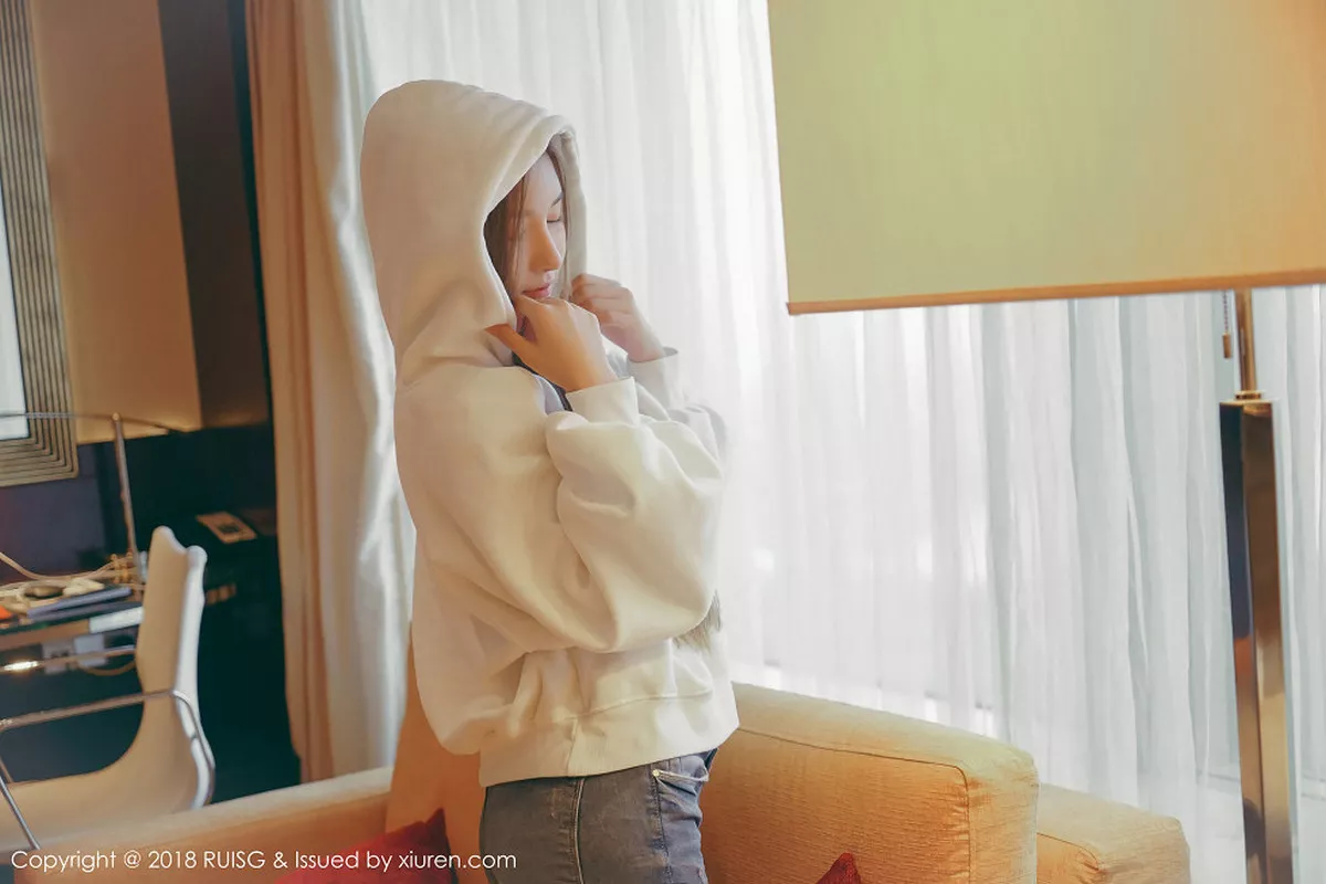 秀人集.com_[RUISG瑞丝馆]Vol.045_清纯小妞M梦baby柔情私房发布居家甜美迷人清爽写真40P