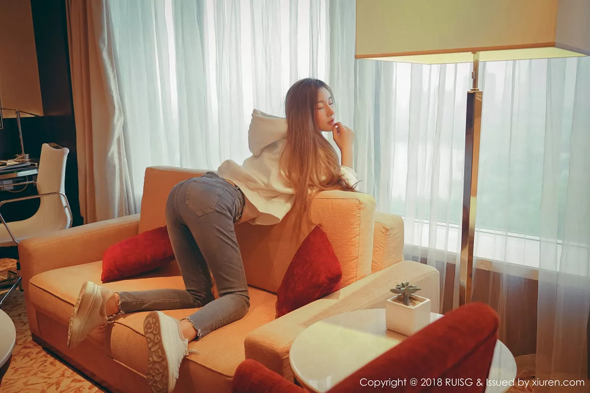 秀人集.com_[RUISG瑞丝馆]Vol.045_清纯小妞M梦baby柔情私房发布居家甜美迷人清爽写真40P
