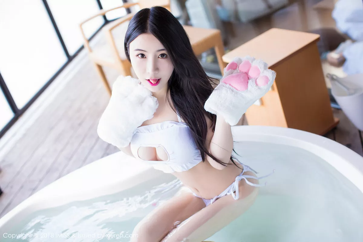 秀人集.com_[IMISS爱蜜社]Vol.263_女神绯月樱-Cherry北海道旅拍浴室乖巧小猫咪湿身诱惑写真47P