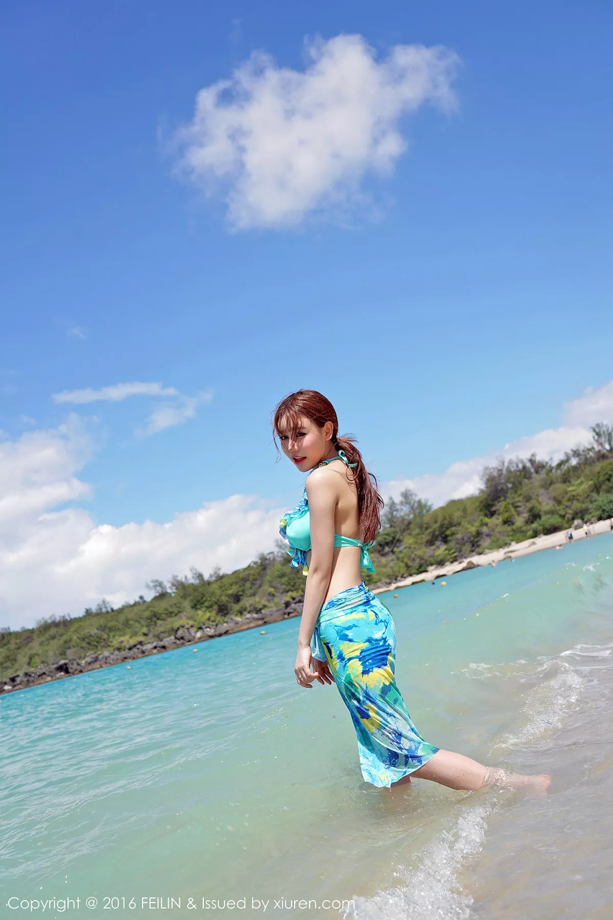 秀人集.com_[FeiLin嗲囡囡]Vol.045_嫩模Milk楚楚沙滩花色比基尼秀完美身材性感写真46P