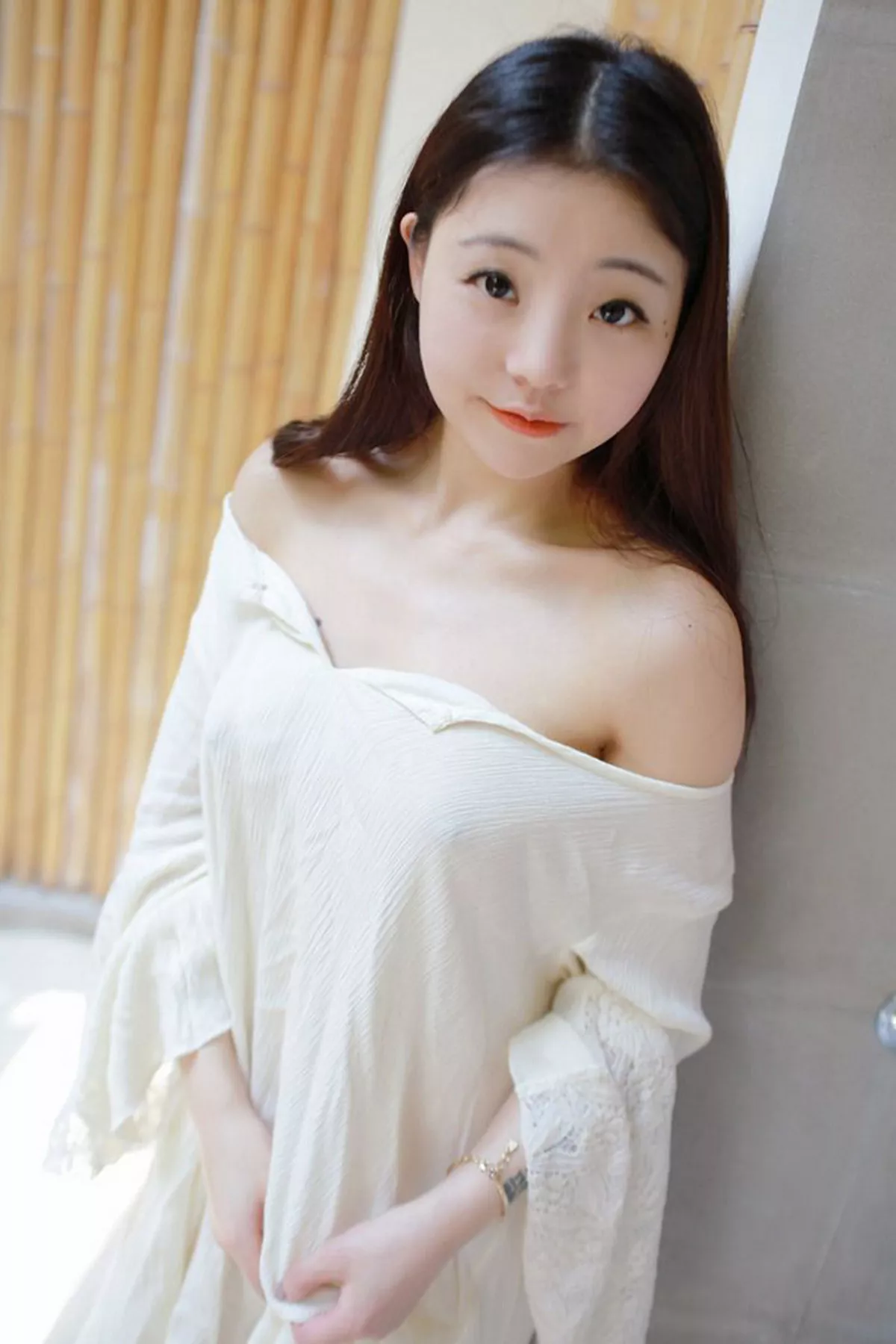 秀人集.com_[MFStar模范学院]Vol.072_嫩模佘贝拉bella马尔代夫旅拍浴室里湿身诱惑秀美乳53P