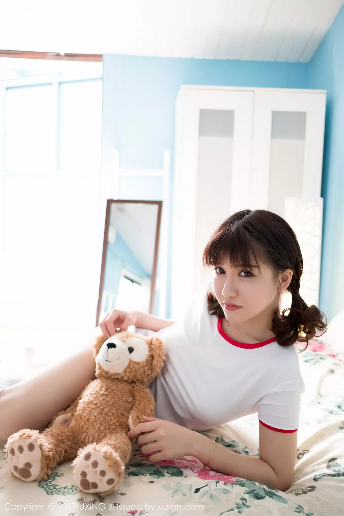 秀人集.com_[UXING优星馆]Vol.040_嫩模K8傲娇萌萌Vivian居家大床上体操服可爱萌动写真60P