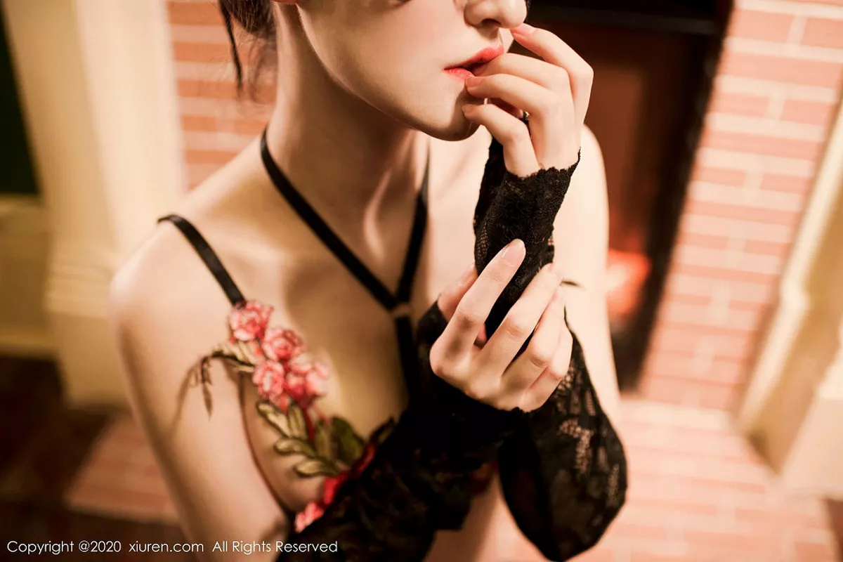 秀人集.com_[XiuRen秀人网]No.1923_嫩模沈梦瑶私房黑色蕾丝情趣内衣秀美乳翘臀极致诱惑写真40P