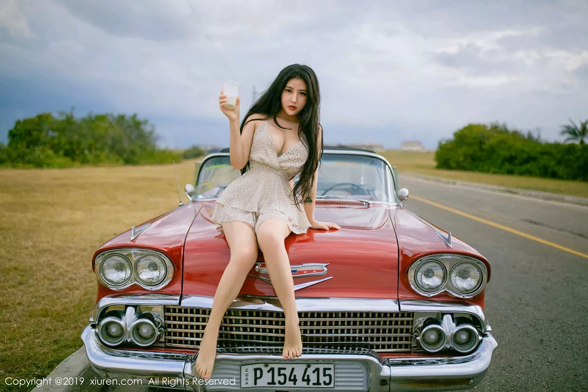 秀人集.com_[XiuRen秀人网]No.1463_女神Manuela玛鲁娜心愿旅拍香车大胆露出火辣翘臀诱惑写真61P