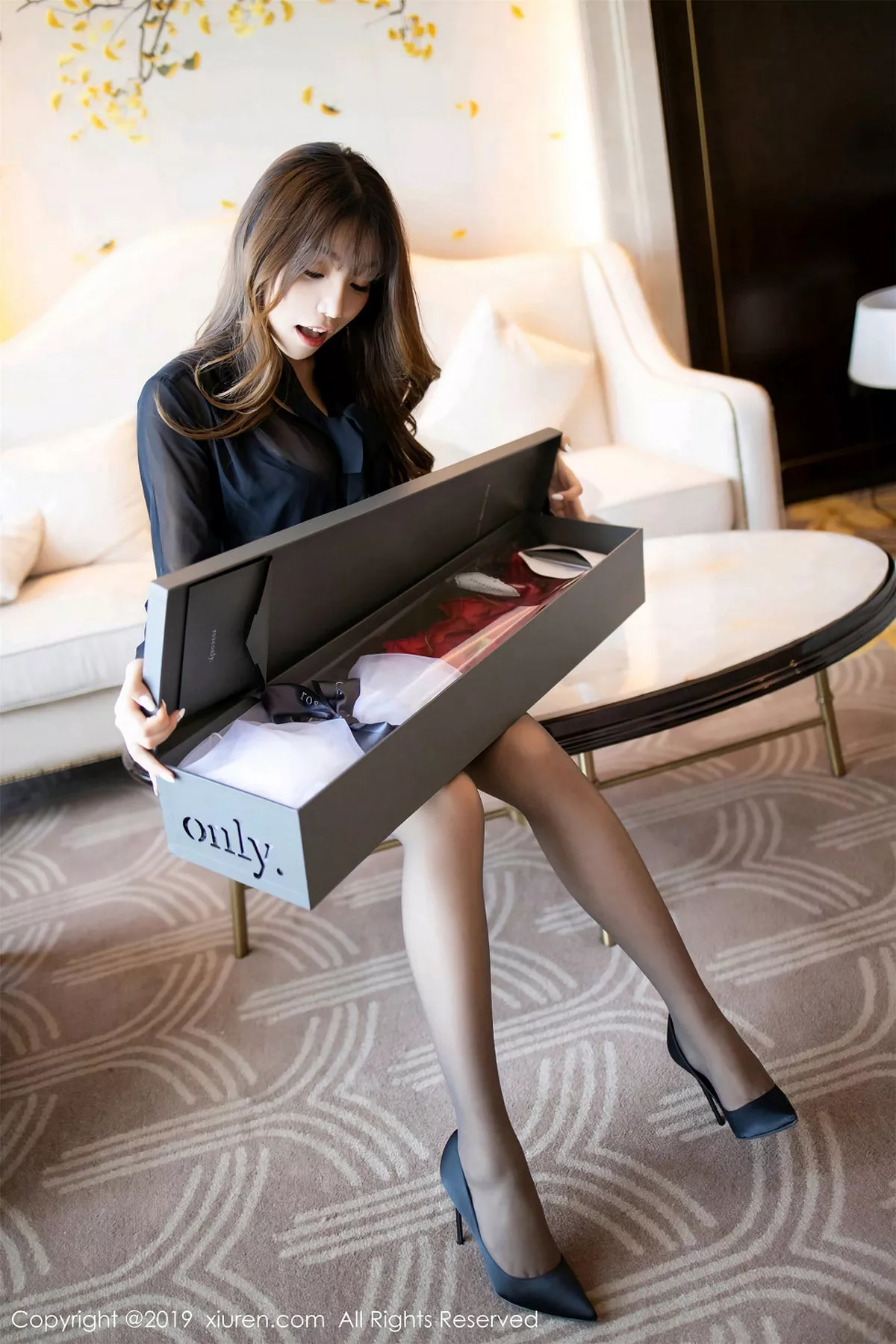 秀人集.com_[XiuRen秀人网]No.1579_女神芝芝Booty私房黑色内衣配超薄无内黑丝裤袜透视诱惑写真63P