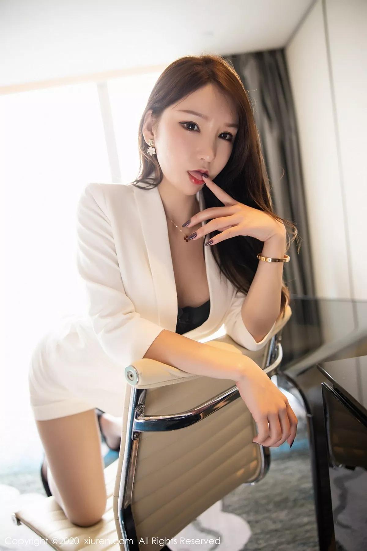 秀人集.com_[XiuRen秀人网]No.2031_女神周于希Sandy霸气女总裁主题性感职业装配镂空内衣诱惑写真52P