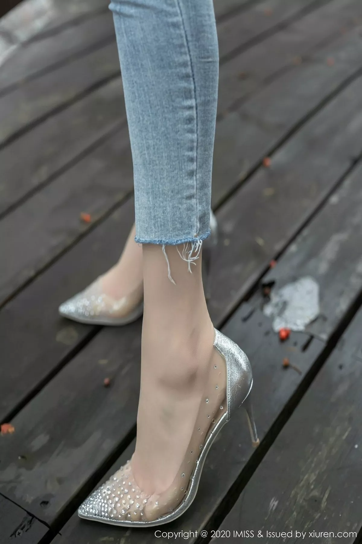 秀人集.com_[IMISS爱蜜社]Vol.452_气质女神Lavinia北海道旅拍私房黑色蕾丝内衣完美诱惑写真63P