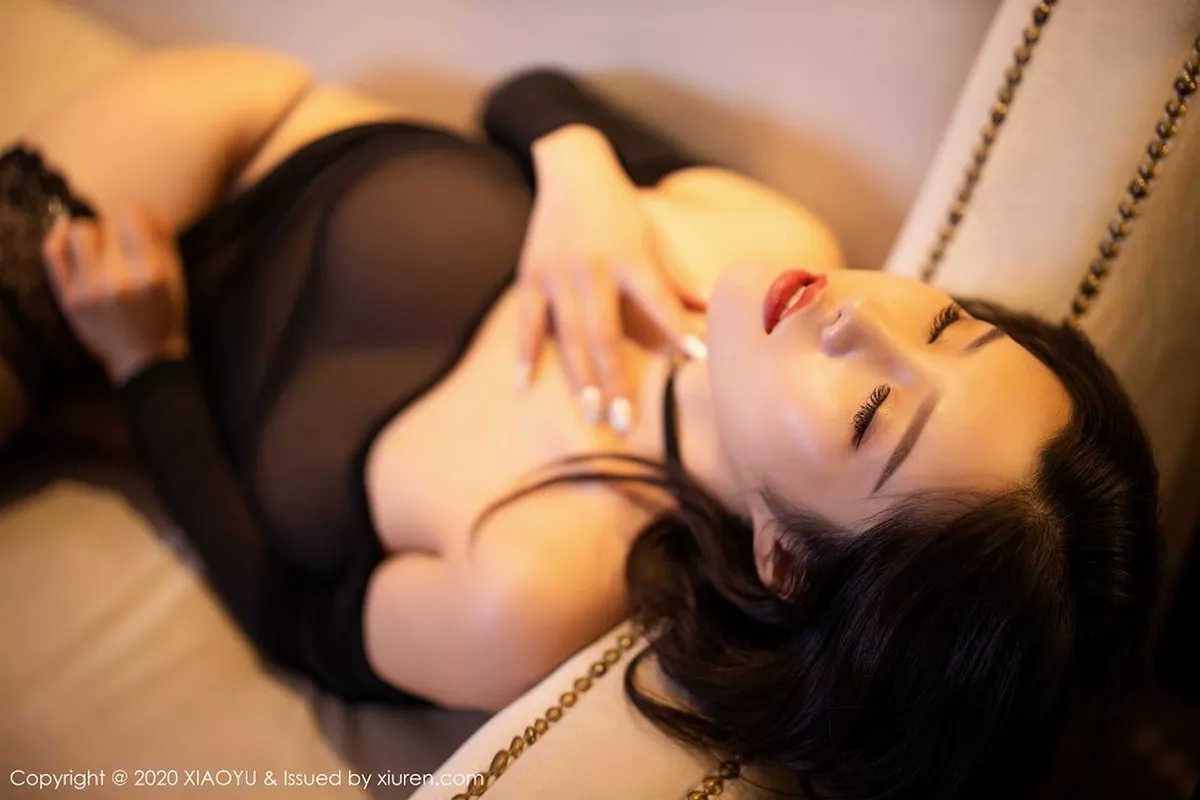 秀人集.com_[XiaoYu画语界]Vol.307_嫩模周思乔Betty魅惑黑丝服饰主题薄纱内衣秀豪乳诱惑写真101P