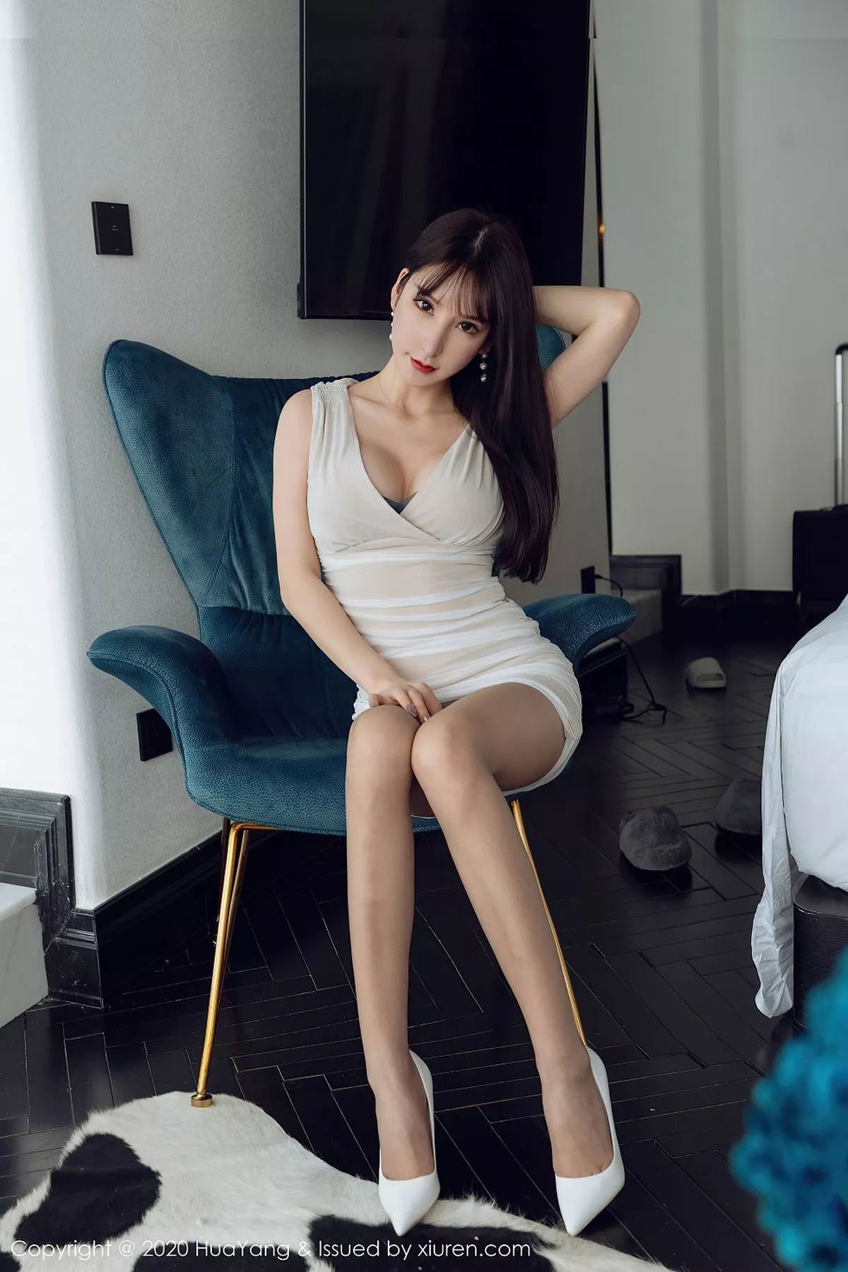 秀人集.com_[HuaYang花漾]Vol.286_女神周于希Sandy大理旅拍淡雅礼裙露性感内衣完美诱惑写真66P