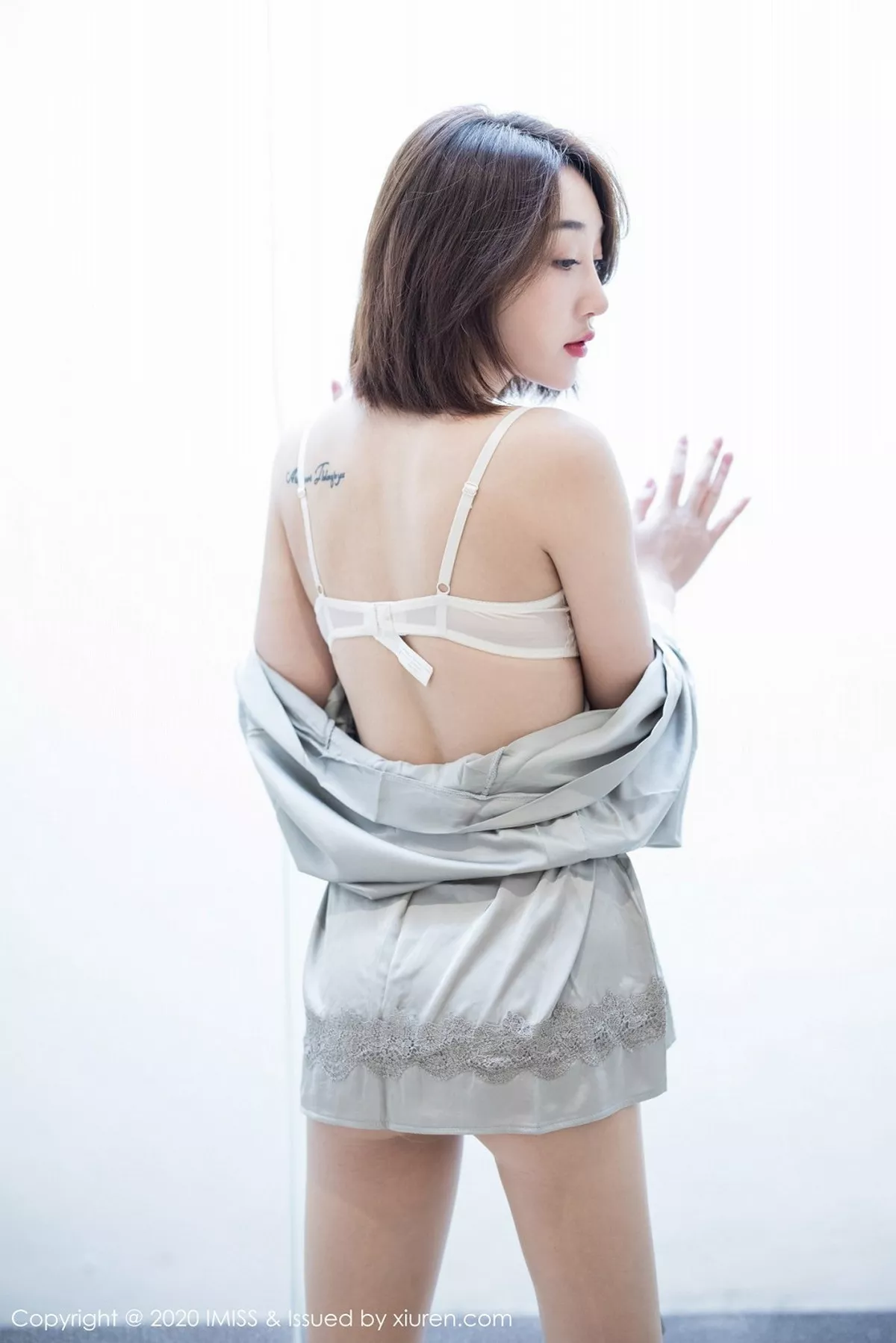 秀人集.com_[IMISS爱蜜社]Vol.510_嫩模九月生心愿旅拍轻薄精致睡衣露性感内衣迷人诱惑写真44P