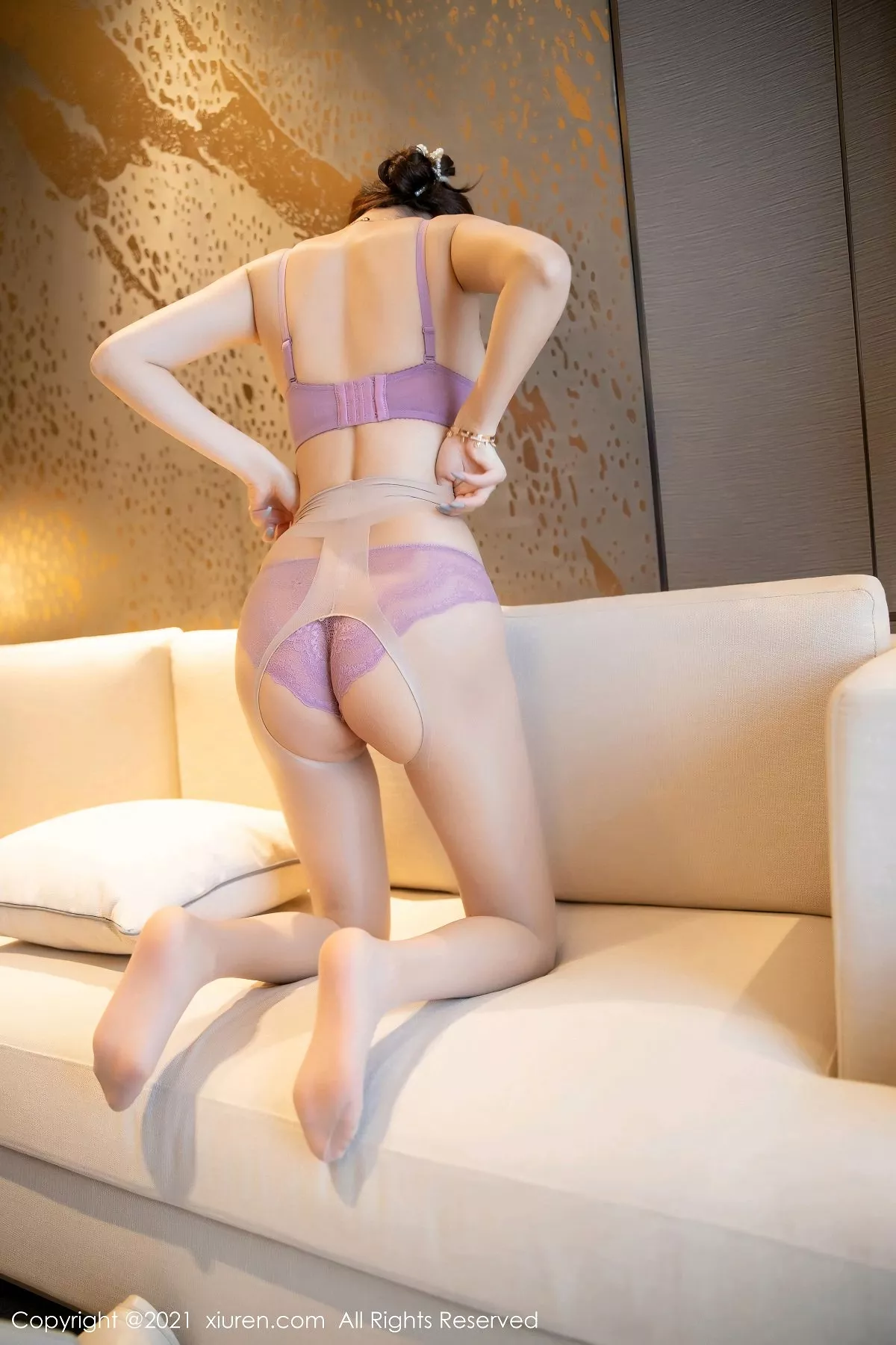 秀人集.com_[XiuRen秀人网]No.3155_女神杨晨晨sugar私房床上脱开档肉丝裤袜露性感蕾丝内衣诱惑写真50P