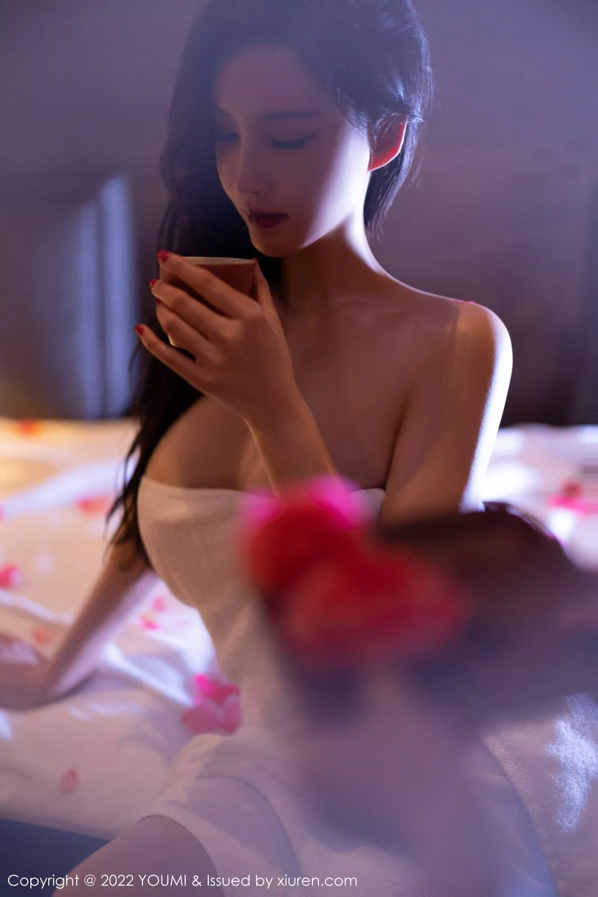 秀人集.com_[YouMi尤蜜荟]Vol.816_女神奶瓶土肥圆私房Spa按摩脱性感内衣露油亮肌肤撩人诱惑写真112P