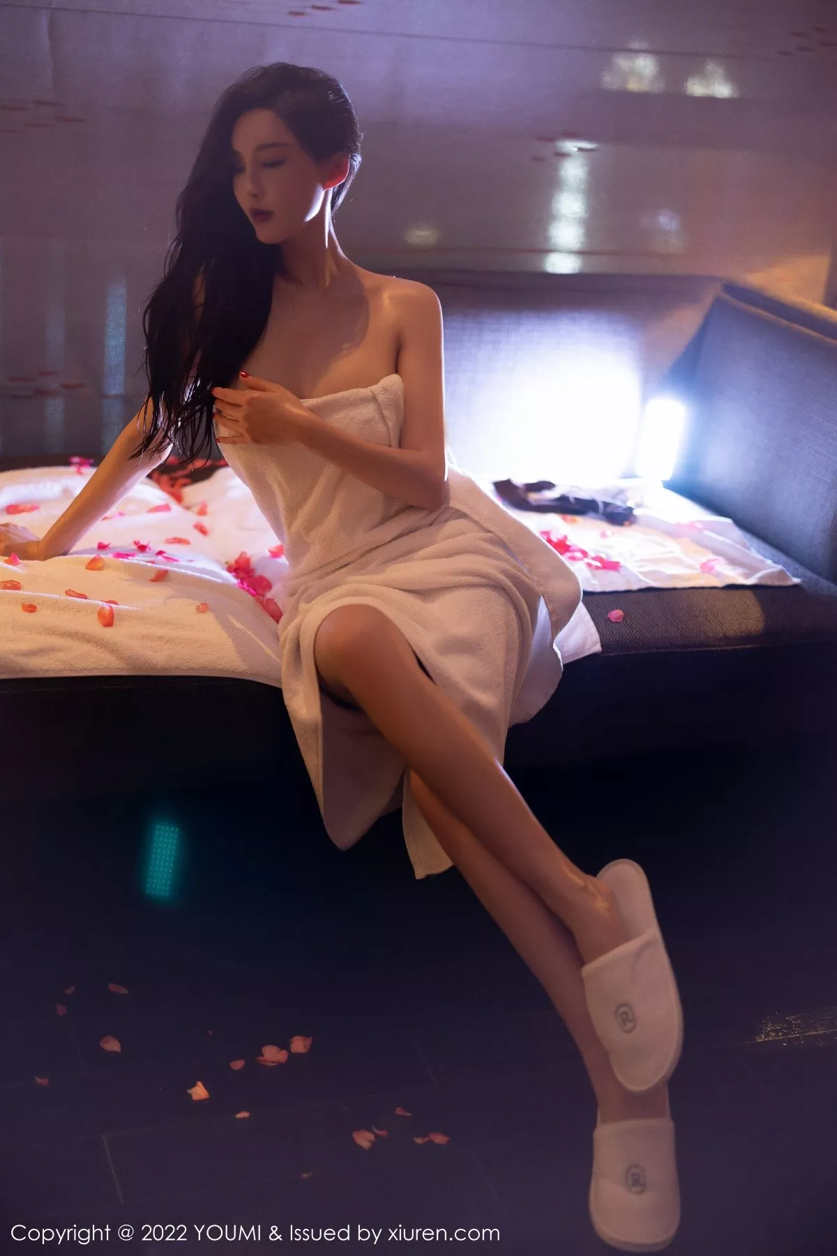 秀人集.com_[YouMi尤蜜荟]Vol.816_女神奶瓶土肥圆私房Spa按摩脱性感内衣露油亮肌肤撩人诱惑写真112P