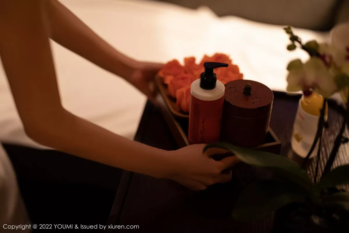 秀人集.com_[YouMi尤蜜荟]Vol.816_女神奶瓶土肥圆私房Spa按摩脱性感内衣露油亮肌肤撩人诱惑写真112P