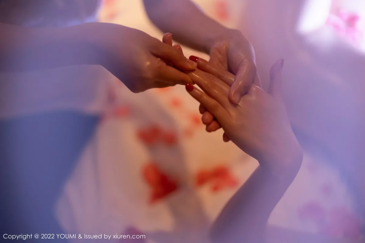 秀人集.com_[YouMi尤蜜荟]Vol.816_女神奶瓶土肥圆私房Spa按摩脱性感内衣露油亮肌肤撩人诱惑写真112P