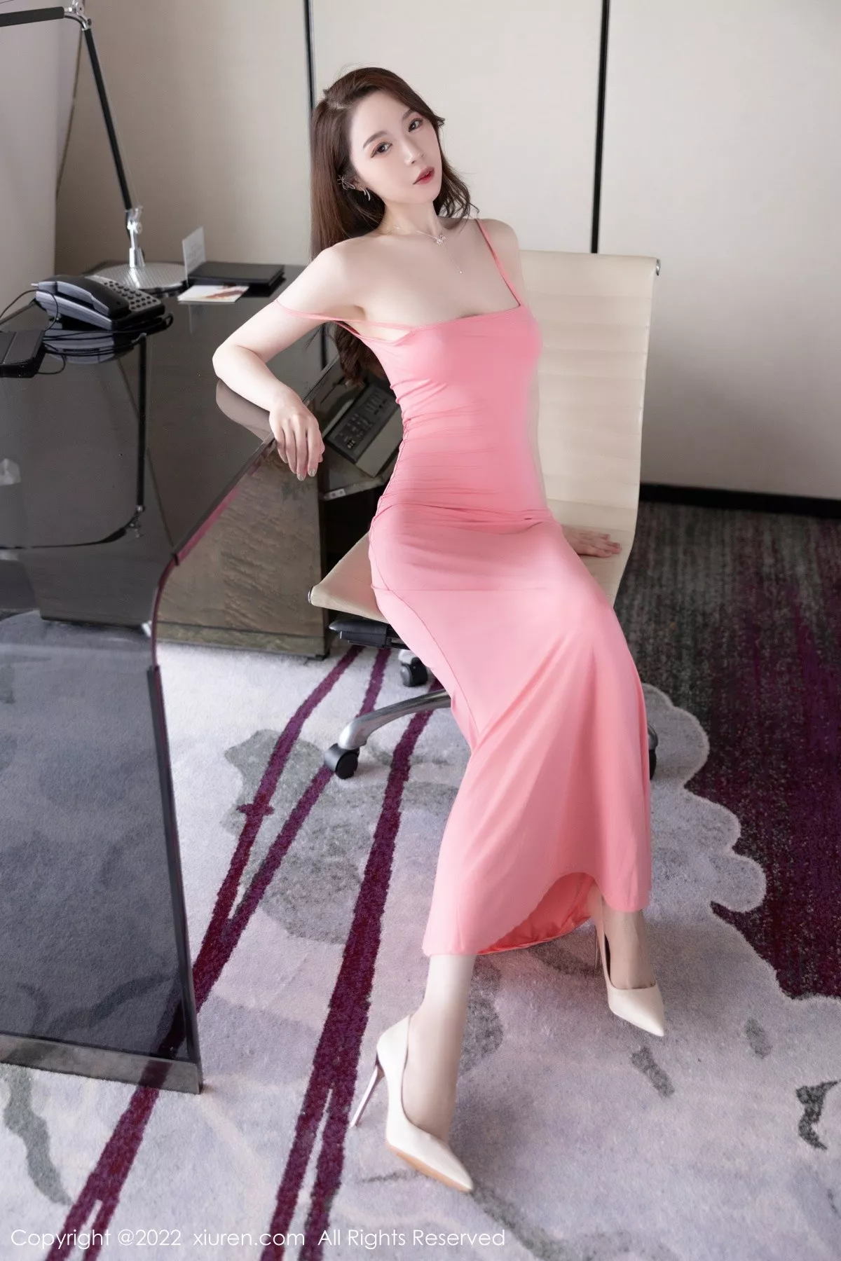 秀人集.com_[XiuRen秀人网]No.5379_模特梦心玥佛山心愿旅拍性感粉色吊带长裙秀高挑身材诱惑写真82P