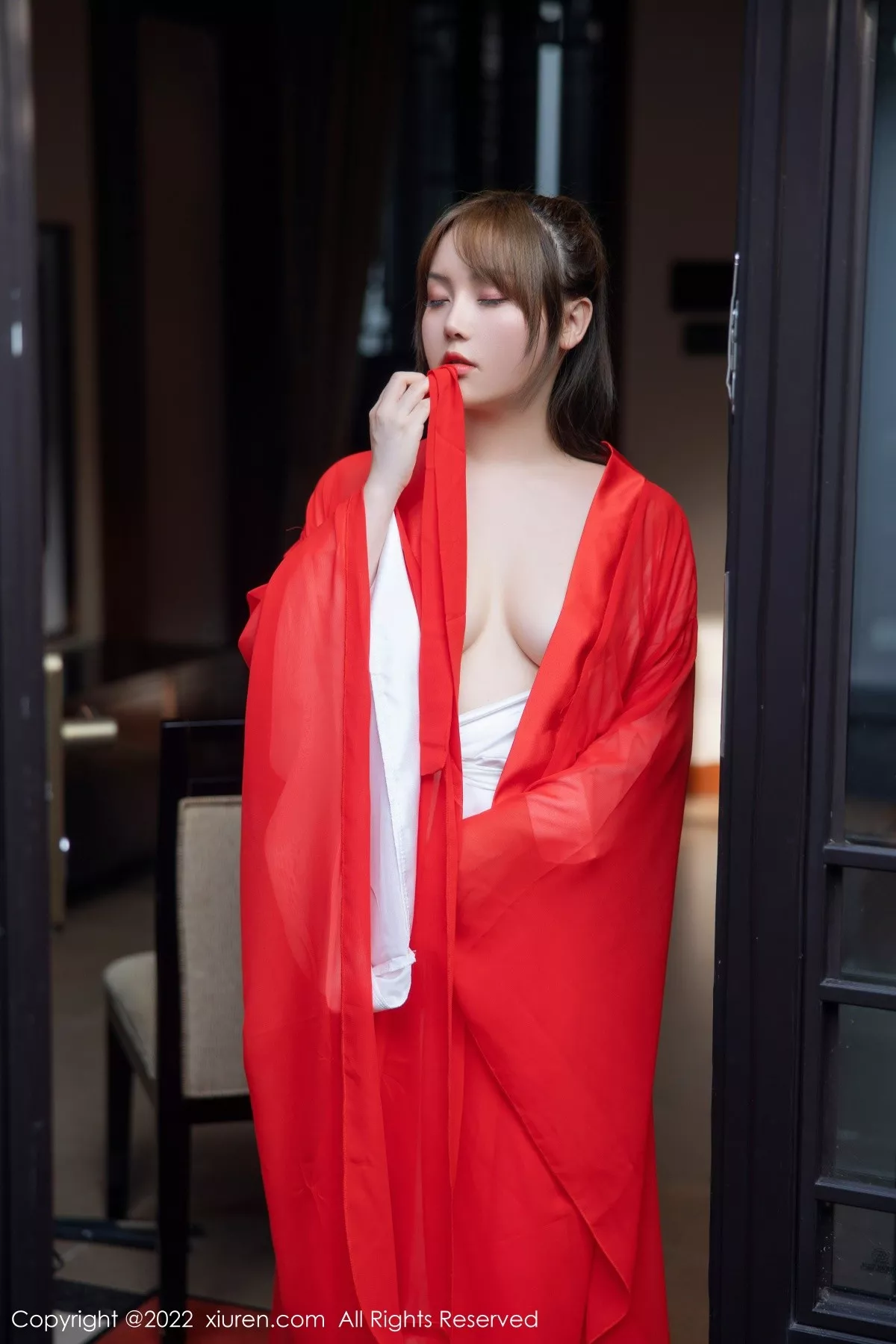 秀人集.com_[XiuRen秀人网]No.5414_模特豆瓣酱性感红色唐韵古装服饰半脱露傲人豪乳惹火诱惑写真80P