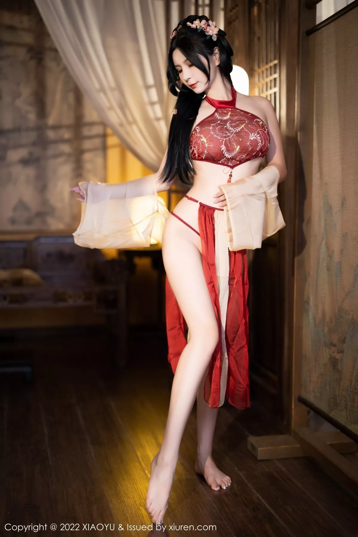 秀人集.com_[XiaoYu画语界]Vol.858_模特小蛮妖Yummy杭州旅拍红色丝绸古装服露白嫩肌肤诱惑写真81P