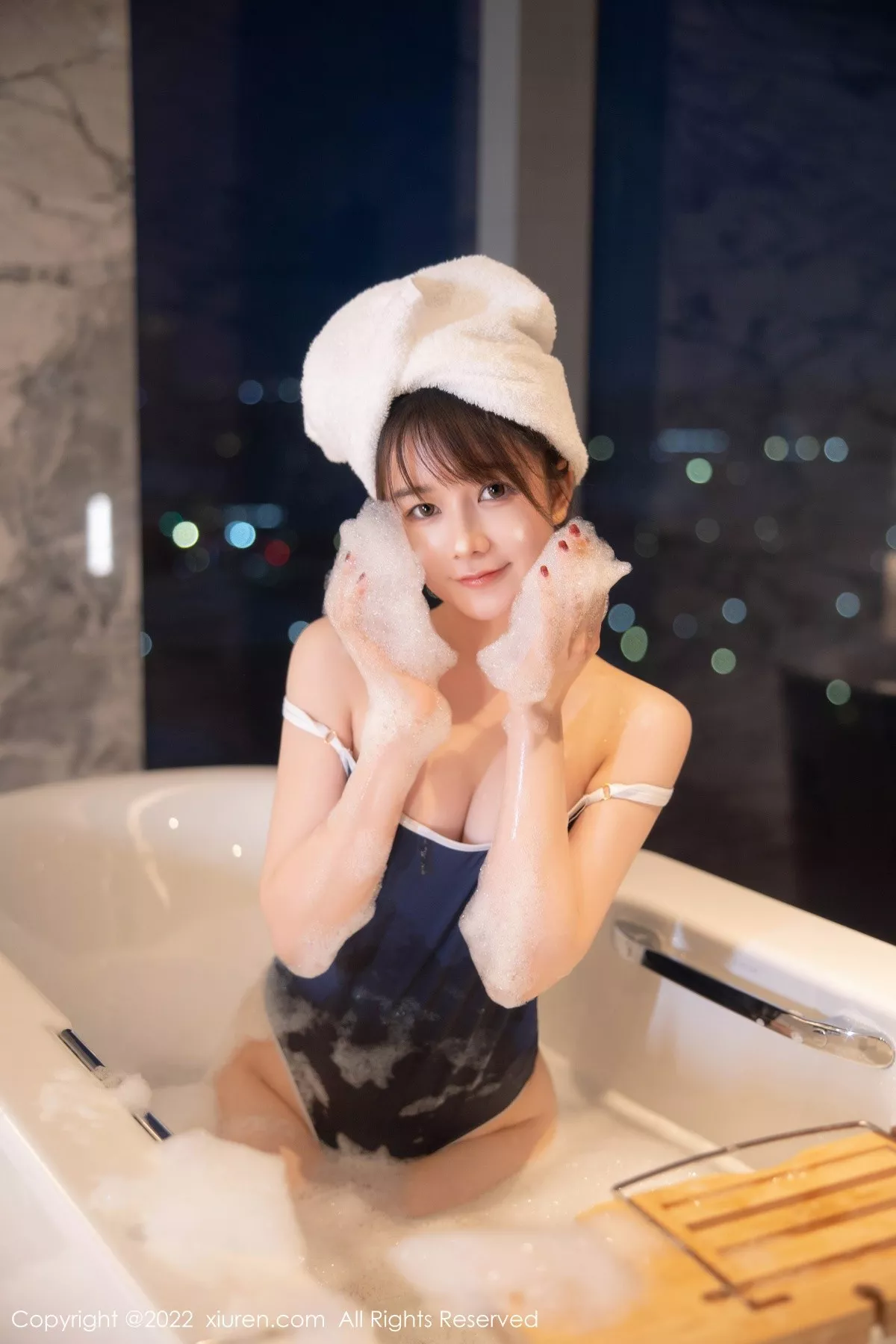 秀人集.com_[XiuRen秀人网]No.5477_模特婠婠么私房浴缸性感深蓝色比基尼湿身泡泡浴撩人诱惑写真76P