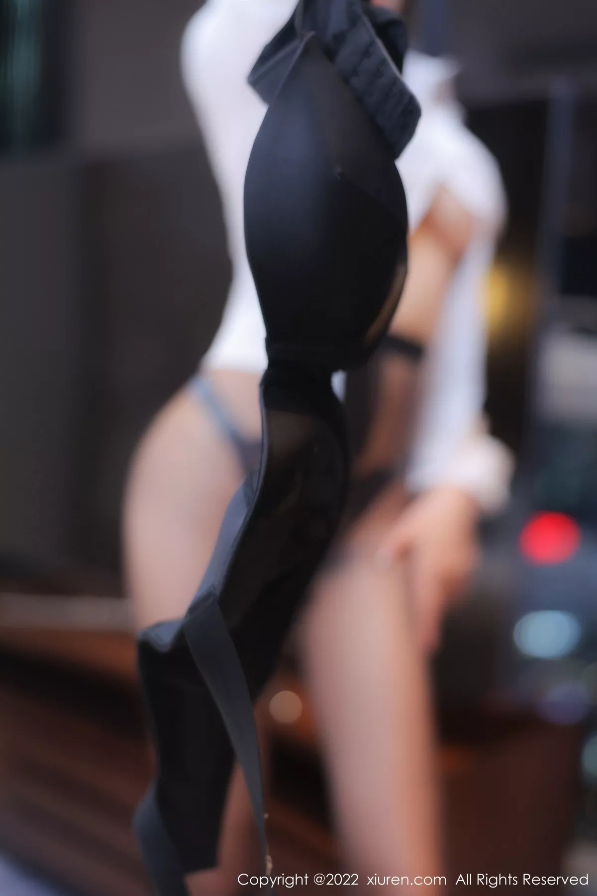 秀人集.com_[XiuRen秀人网]No.5687_御姐果儿Victoria大理旅拍性感白T配黑短裙露黑色内衣诱惑写真76P