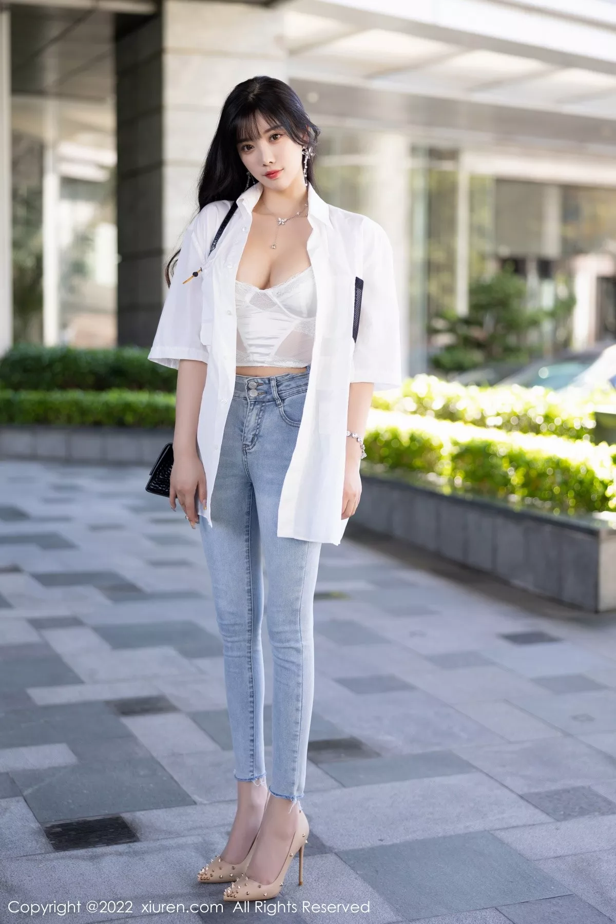 秀人集.com_[XiuRen秀人网]No.5614_女神杨晨晨Yome私房半脱露白色内衣配无内肉丝迷人诱惑写真83P