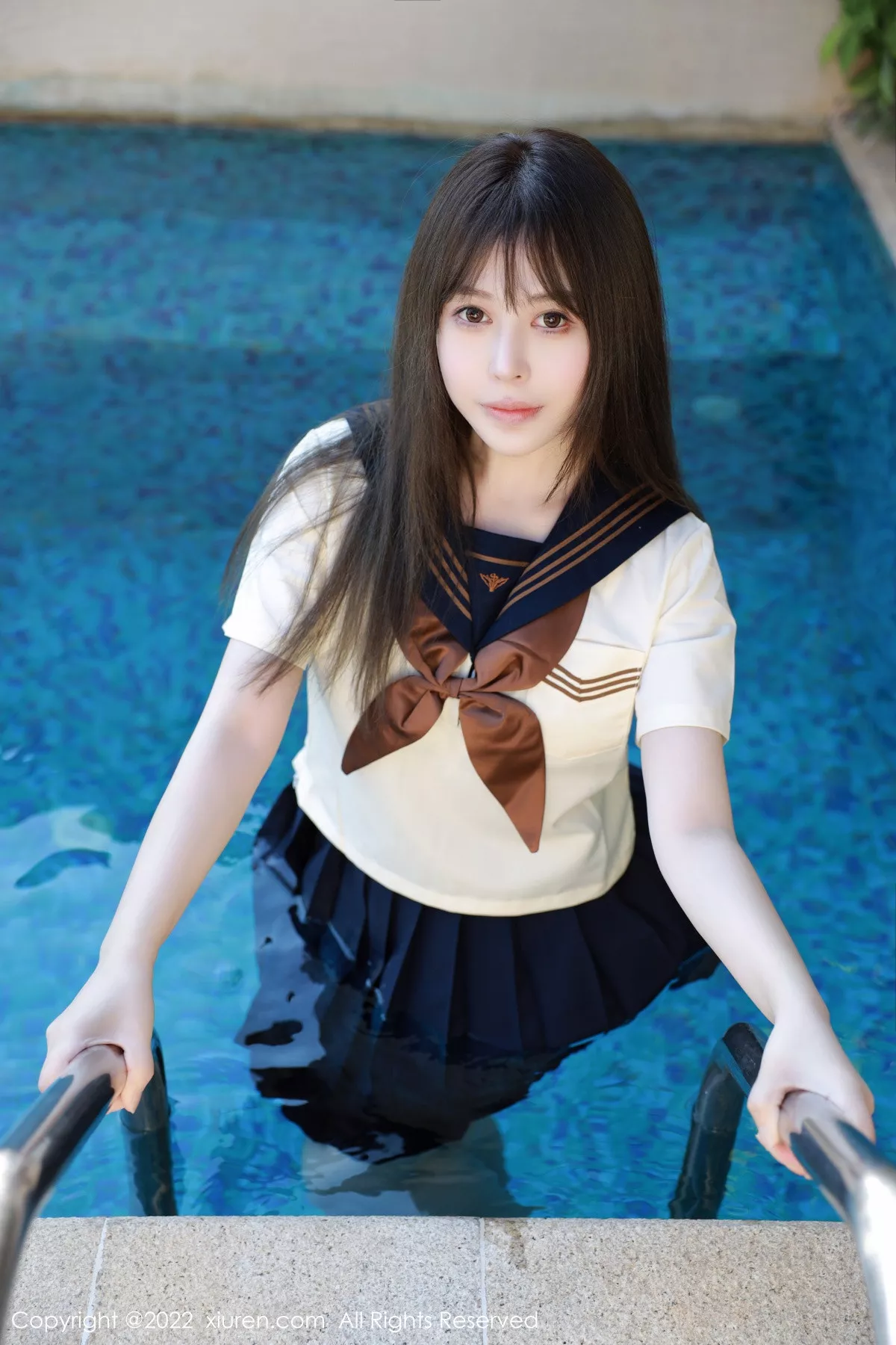 秀人集.com_[XiuRen秀人网]No.6021_女神Evelyn艾莉南京旅拍户外性感白色水手服秀完美身材诱惑写真66P