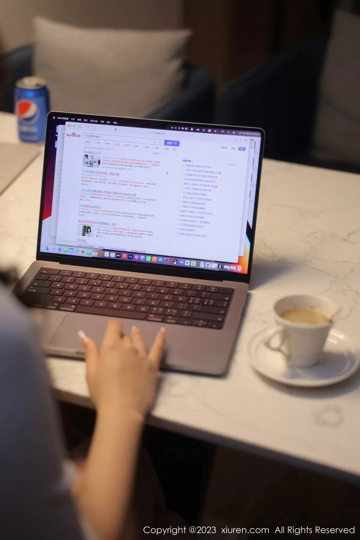 秀人集.com_[XiuRen秀人网]No.6207_模特江真真白色Ol职业装露淡蓝色蕾丝内衣秀丰腴身姿迷人写真110P