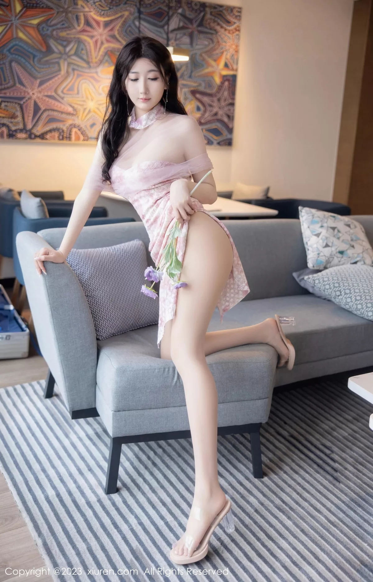 秀人集.com_[XiuRen秀人网]No.6313_模特江真真性感粉色露肩连衣短裙配超薄无内肉丝惹火诱惑写真76P