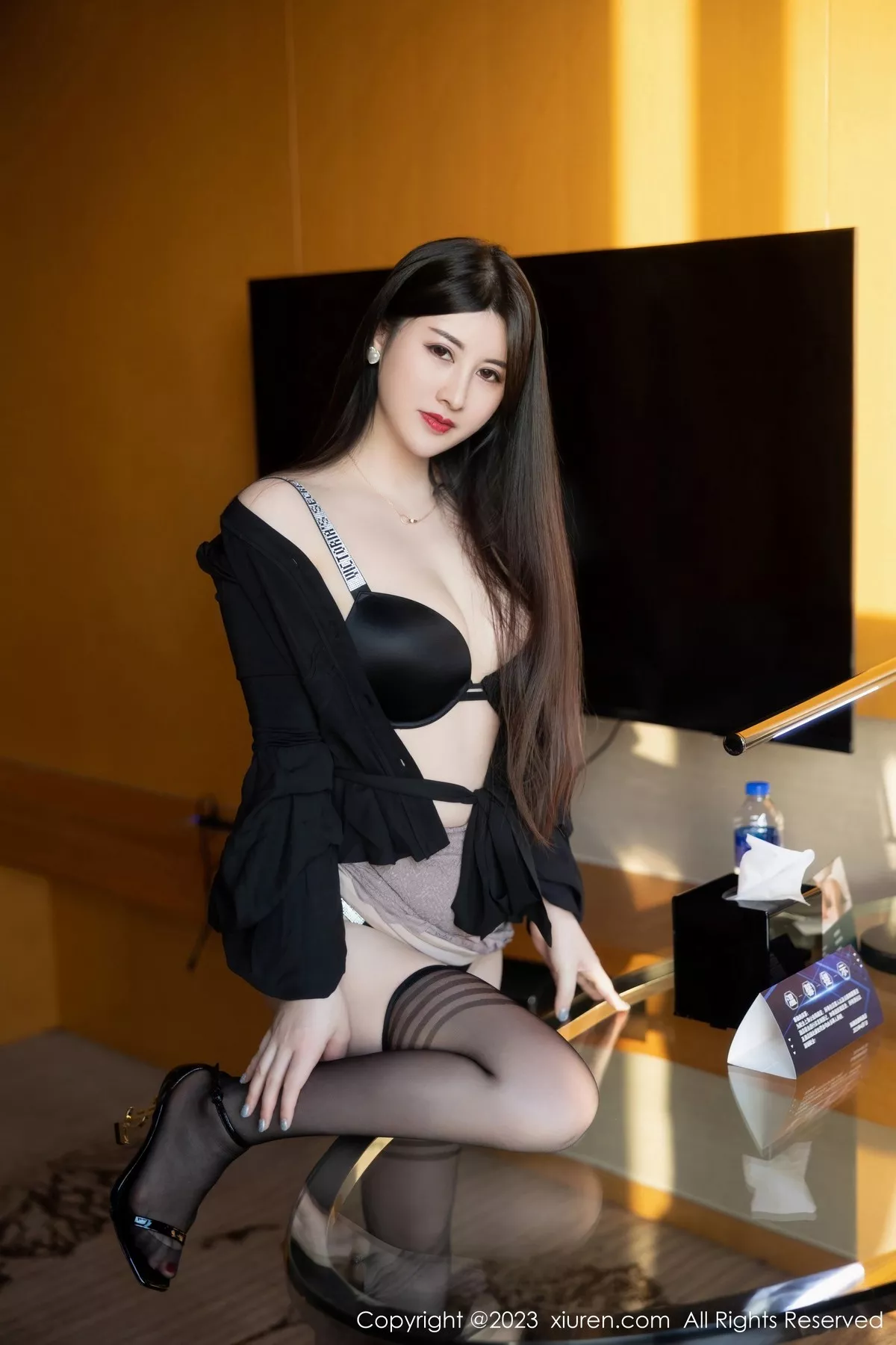 秀人集.com_[XiuRen秀人网]No.6676_模特诗诗kiki半脱露性感黑色内衣配黑丝袜秀丰腴有致身材诱惑写真82P