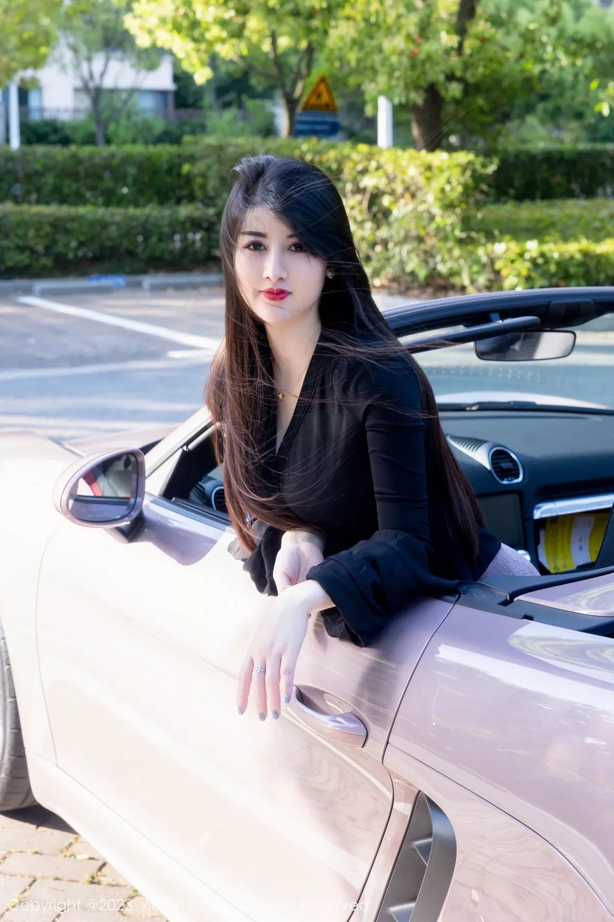 秀人集.com_[XiuRen秀人网]No.6676_模特诗诗kiki半脱露性感黑色内衣配黑丝袜秀丰腴有致身材诱惑写真82P