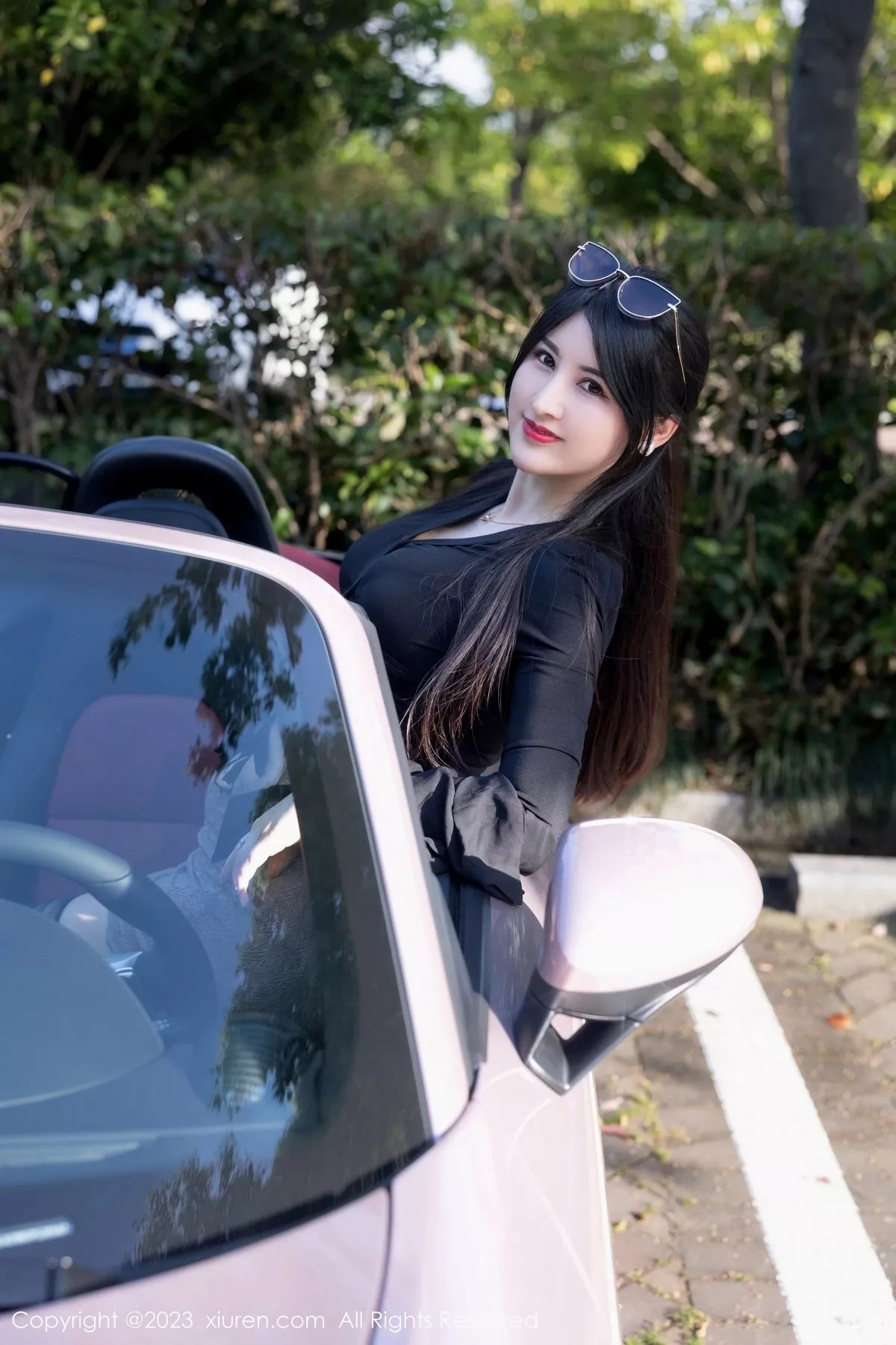 秀人集.com_[XiuRen秀人网]No.6676_模特诗诗kiki半脱露性感黑色内衣配黑丝袜秀丰腴有致身材诱惑写真82P