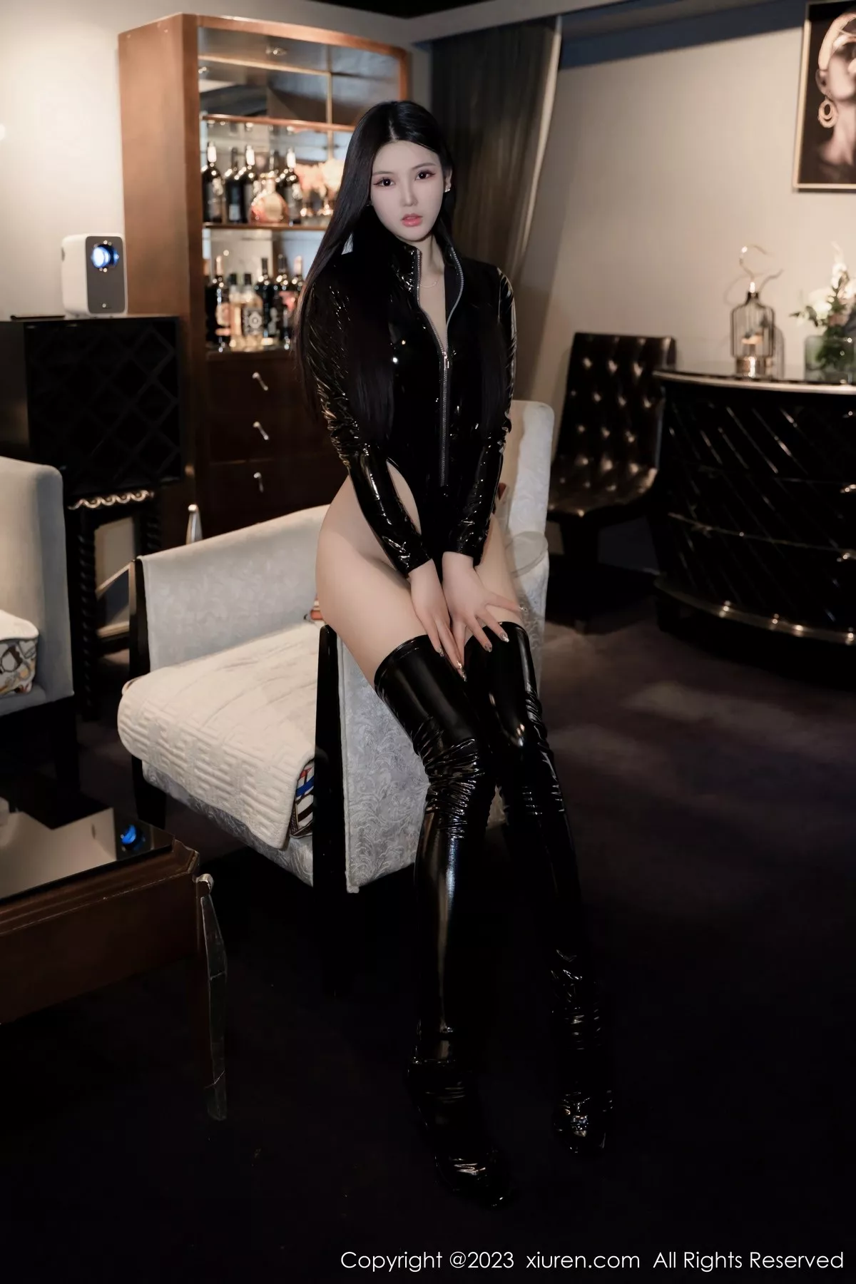 秀人集.com_[XiuRen秀人网]No.6711_模特桐桐性感黑色皮质连体衣配黑皮靴秀完美身材迷人诱惑写真57P