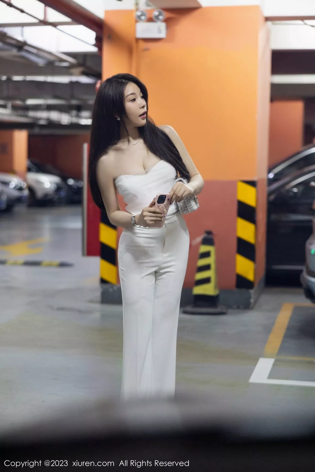 秀人集.com_[XiuRen秀人网]No.6628_女神徐莉芝Booty脱白色套装露白丝吊袜秀曼妙身姿撩人诱惑写真82P