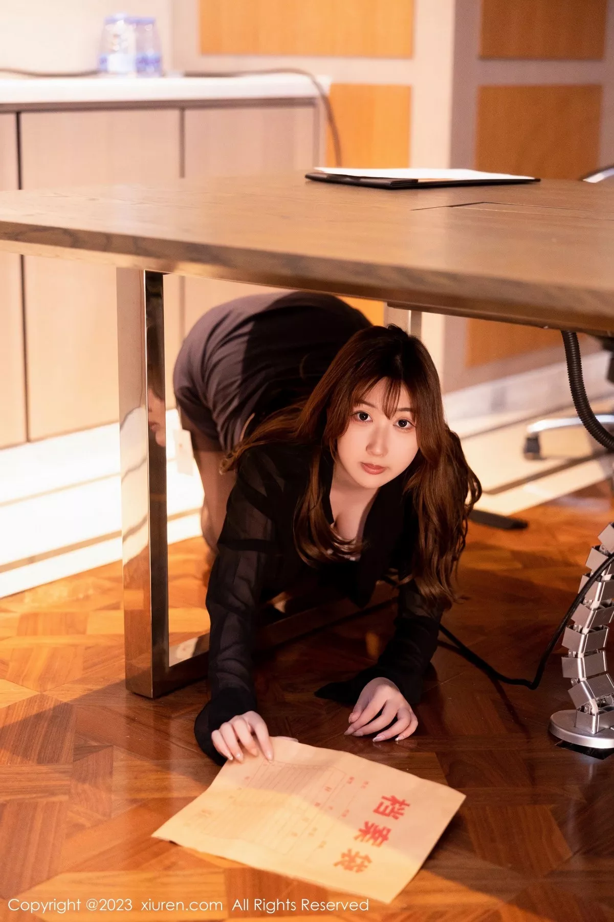 秀人集.com_[XiuRen秀人网]No.6848_模特江真真性感Ol制服露灰色内衣配超薄黑丝秀丰腴身材诱惑写真78P