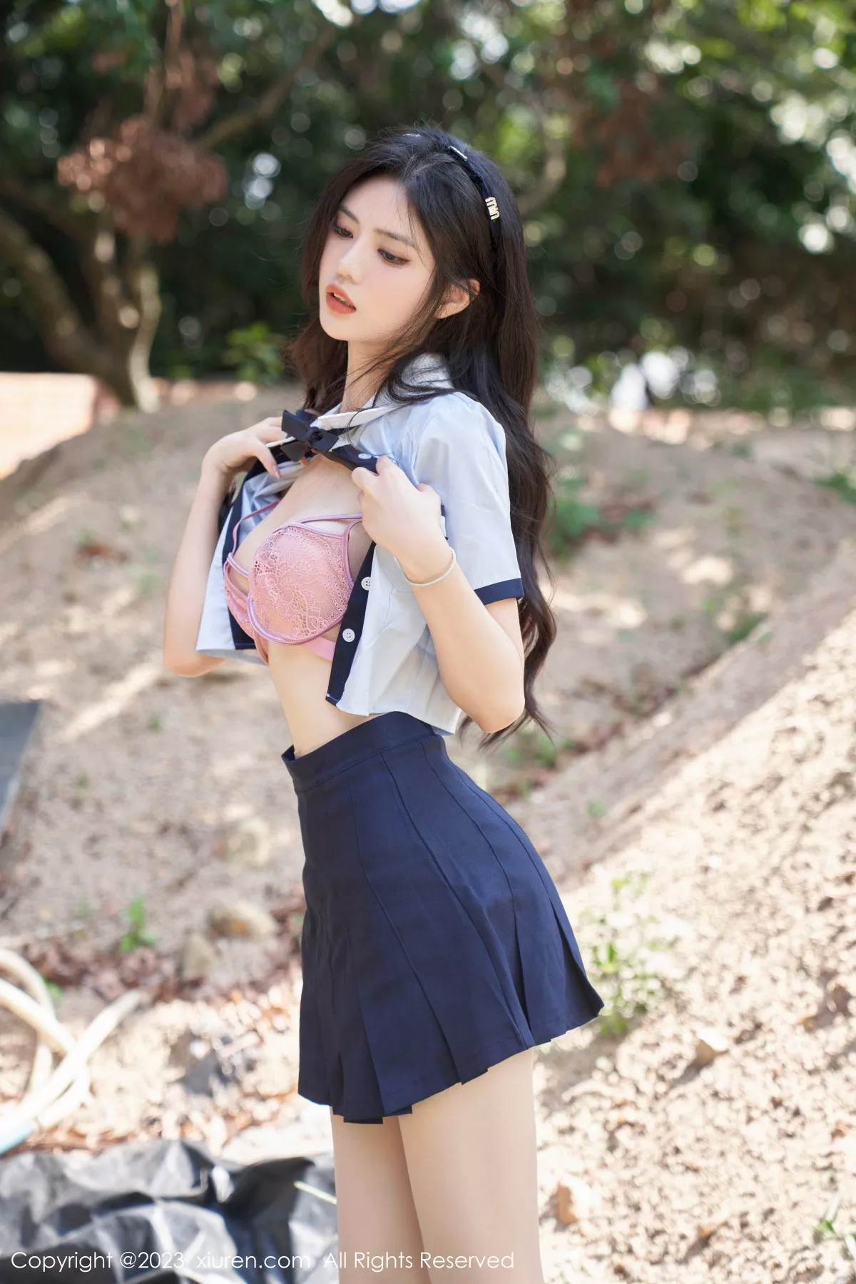 秀人集.com_[XiuRen秀人网]No.7028_模特浅浅Danny户外脱性感Jk露粉色蕾丝内衣秀完美身材诱惑写真95P