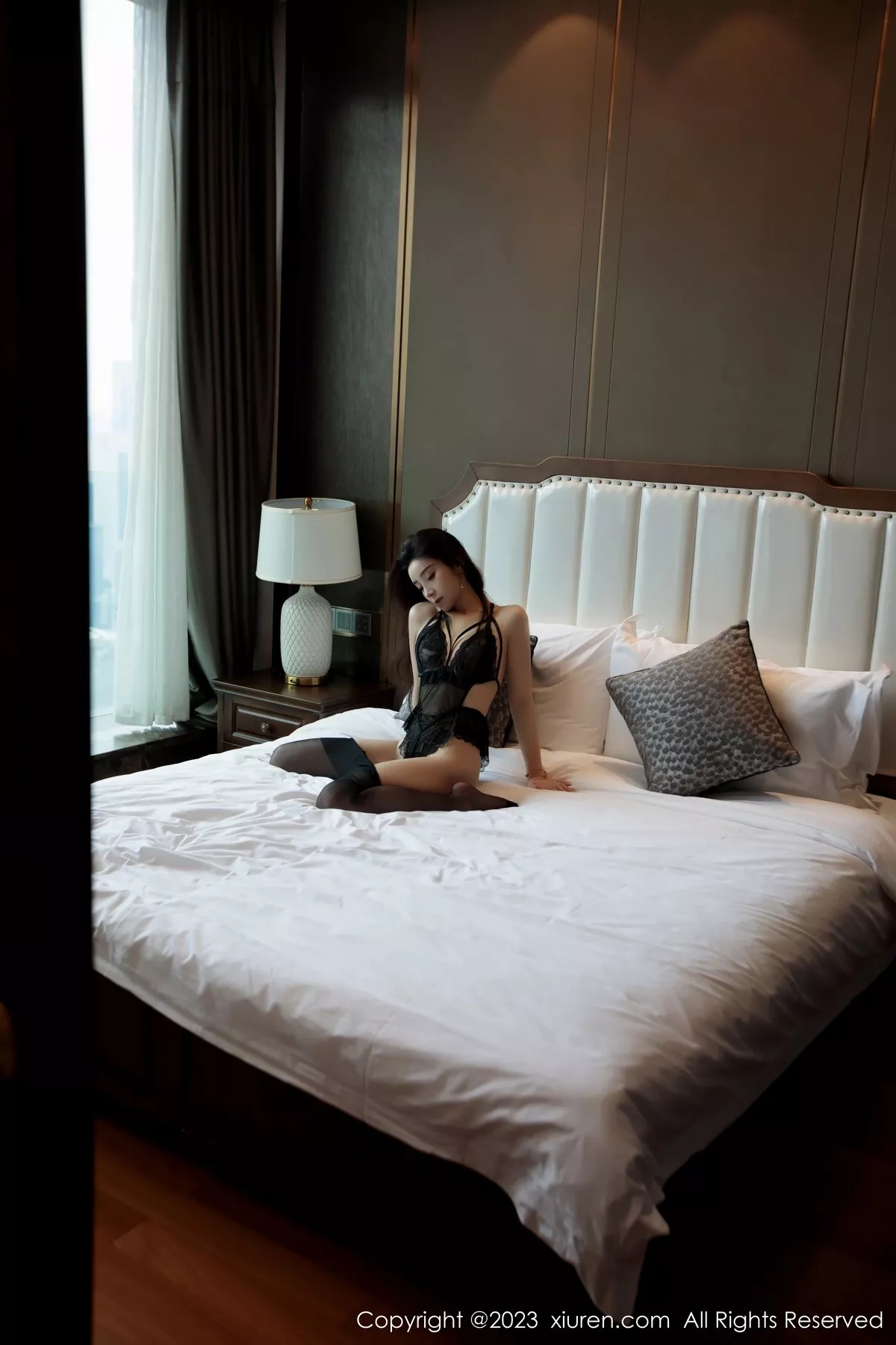 秀人集.com_[XiuRen秀人网]No.6955_模特苏曼兮脱黑色吊带裙露性感黑色蕾丝情趣内衣迷人诱惑写真70P