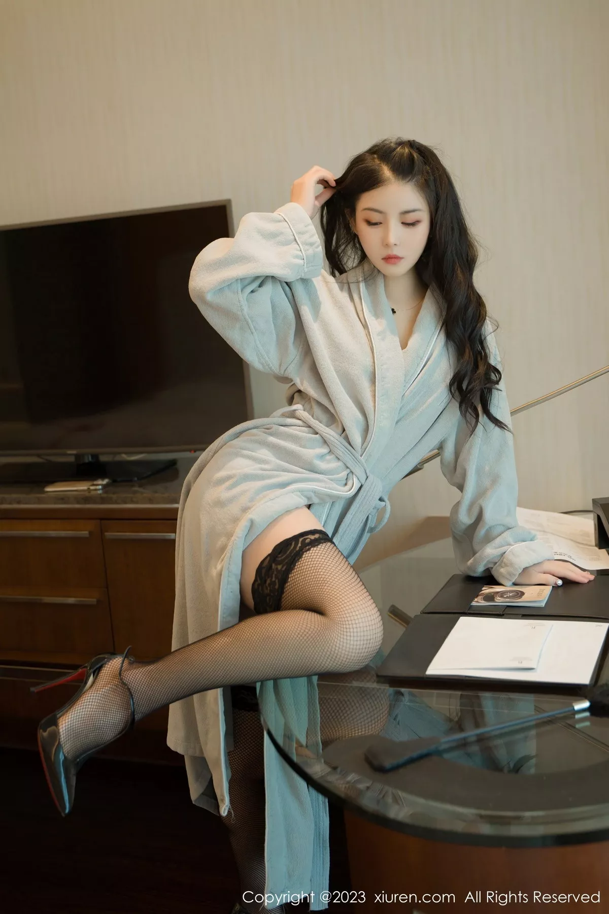 秀人集.com_[XiuRen秀人网]No.7107_模特柒喜小baby脱浴袍露黑色蕾丝情趣服饰秀惹火身材诱惑写真56P