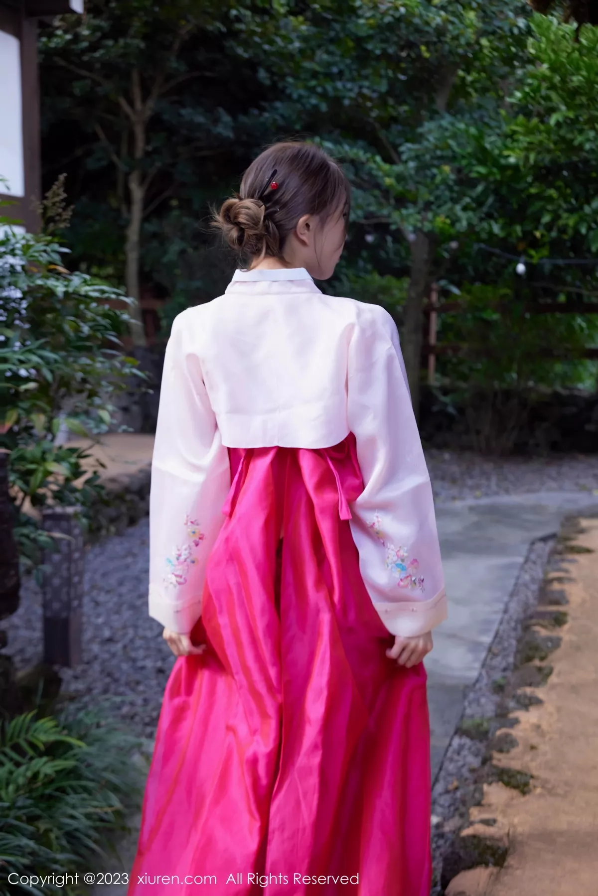 秀人集.com_[XiuRen秀人网]No.7522_模特tina_甜仔性感红色大长今服饰半脱秀凹凸身材惹火诱惑写真58P