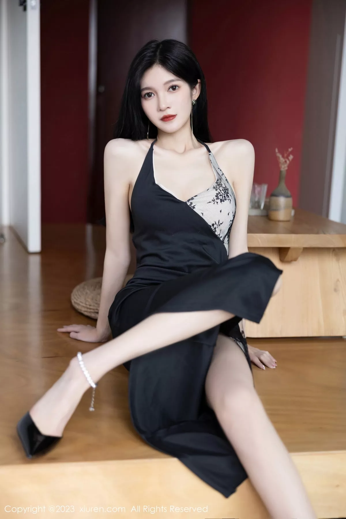 秀人集.com_[XiuRen秀人网]No.7556_模特程程程性感黑色露肩连衣长裙露黑色情趣内衣惹火诱惑写真84P