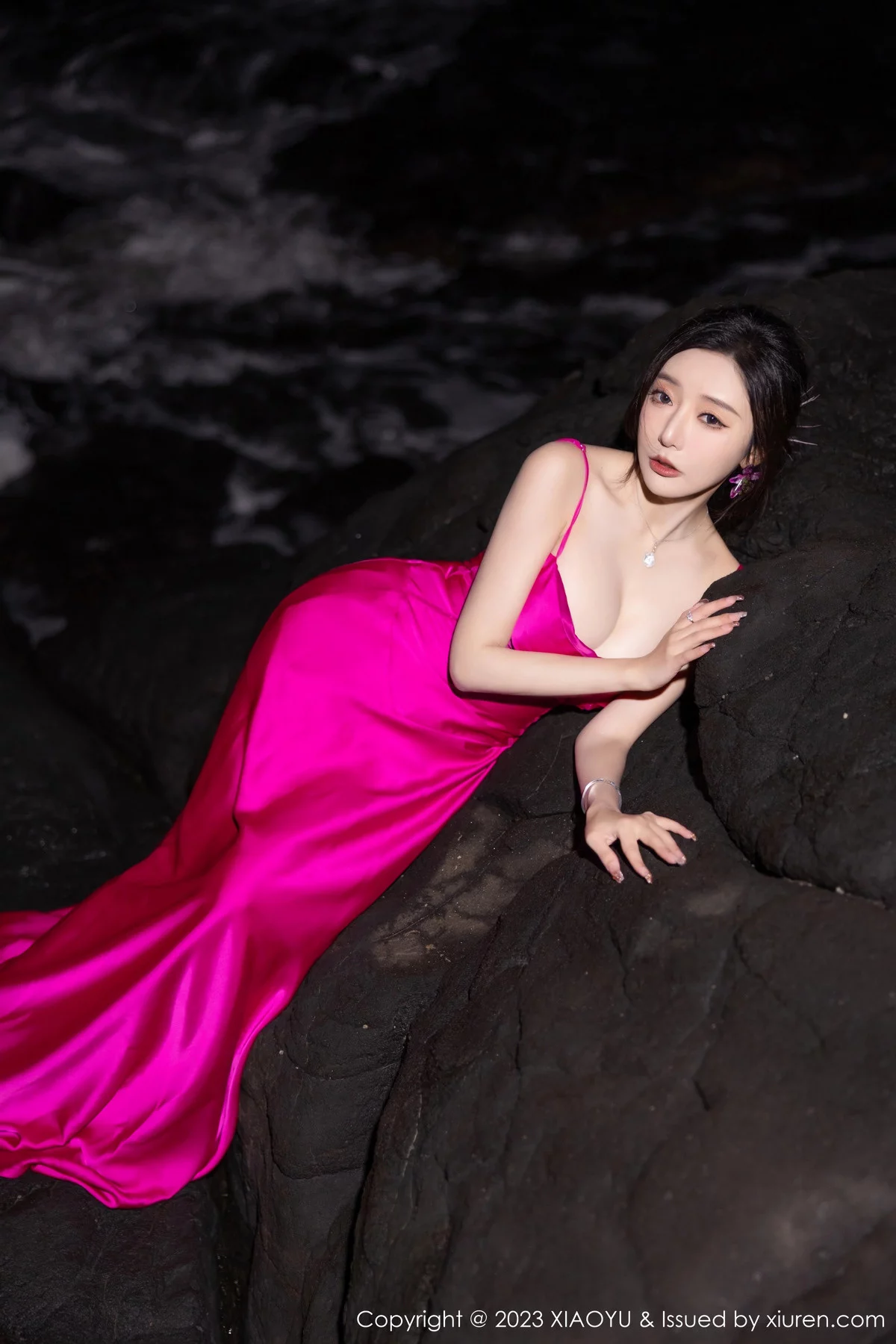 秀人集.com_[XiaoYu画语界]Vol.1174_女神王馨瑶yanni红色吊带连衣长裙+黑色蕾丝情趣服迷人诱惑写真84P