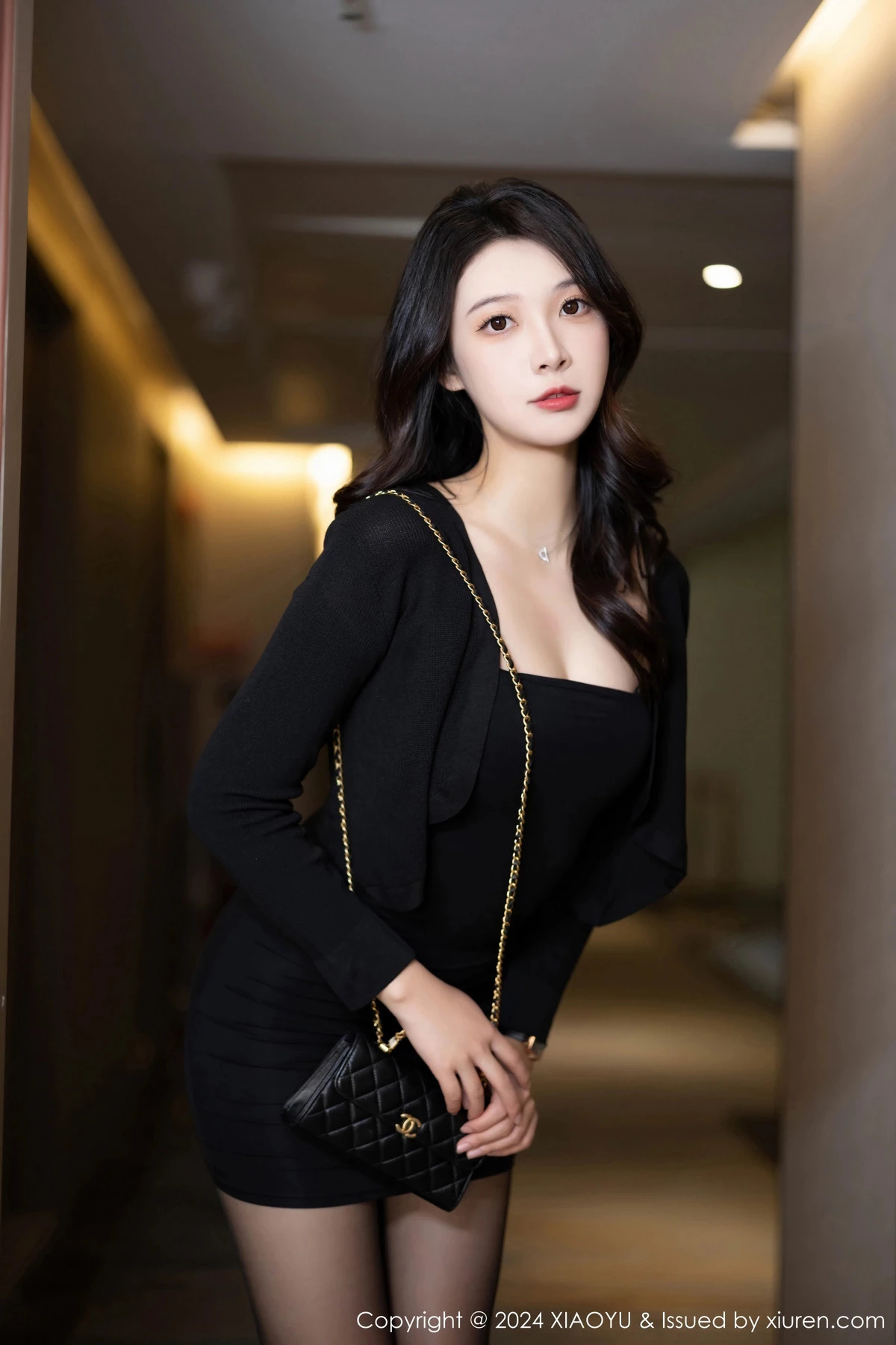 秀人集.com_[XiaoYu画语界]Vol.1187_模特郑颖姗Bev黑色连衣短裙露黑色蕾丝内衣秀丝足美臀诱惑写真84P