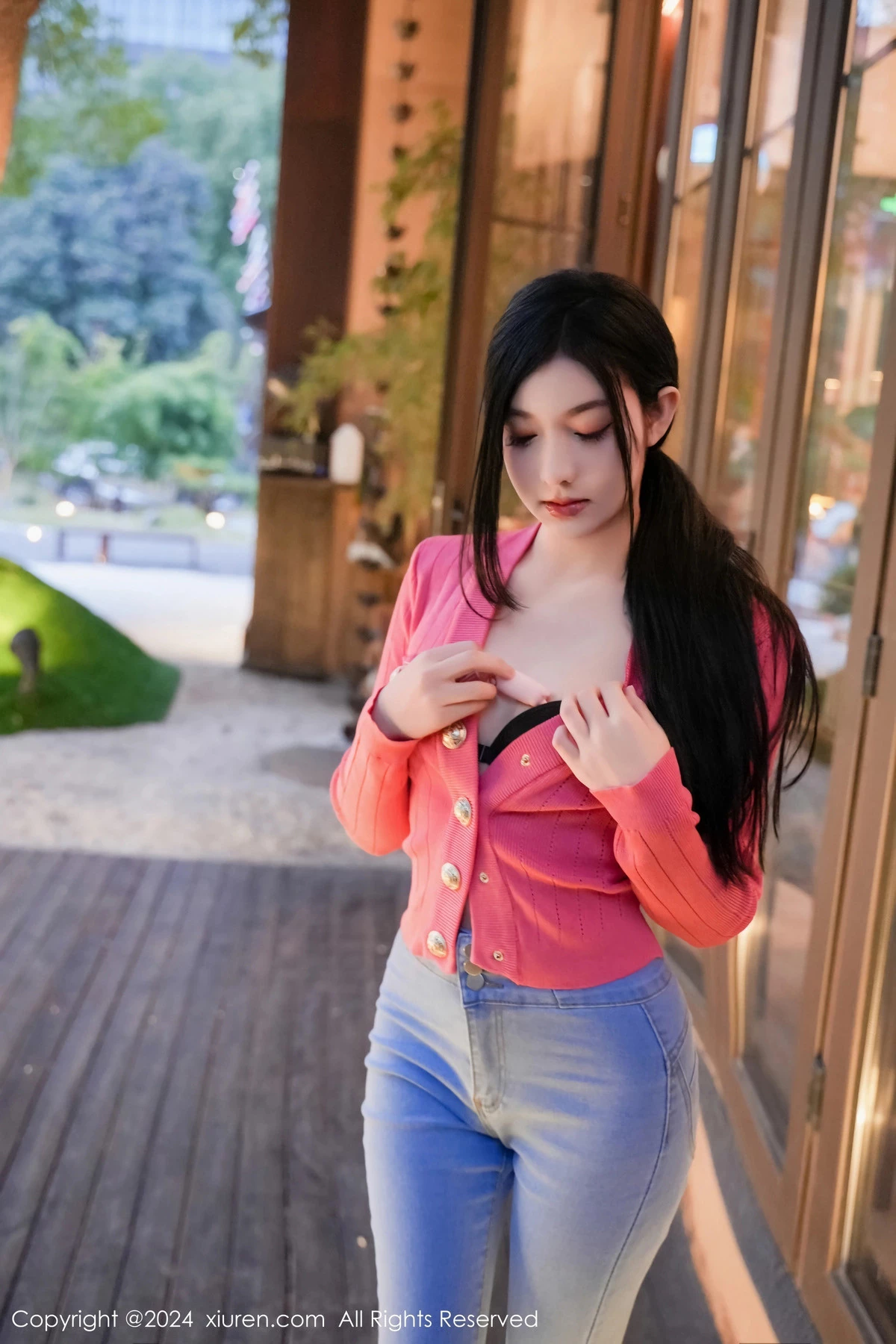 秀人集.com_[XiuRen秀人网]No.8091_新人模特龙雪儿脱牛仔裤露性感黑色内衣配开档黑丝极致魅惑写真69P