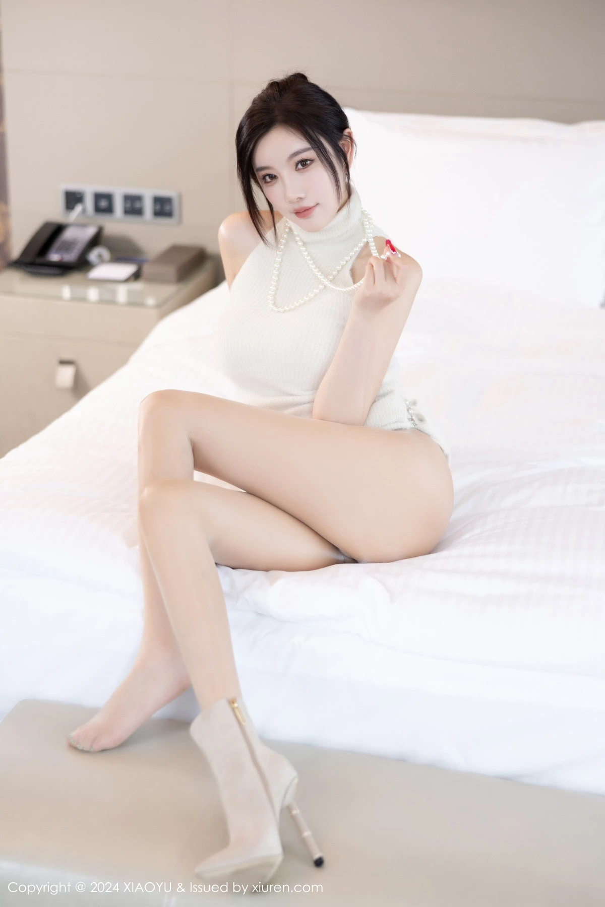 秀人集.com_[XiaoYu画语界]Vol.1220_女神杨晨晨Yome性感浅色露肩连衣短裙配超薄肉丝完美诱惑写真82P