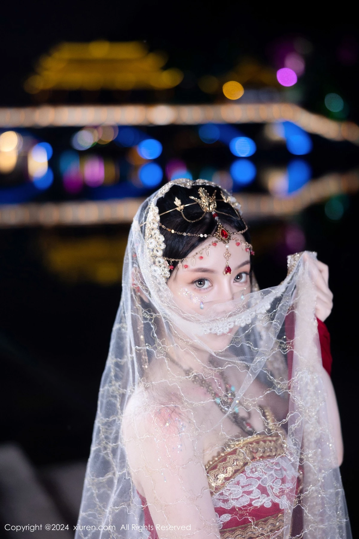 秀人集.com_[XiuRen秀人网]No.8349_模特豆瓣酱性感红色薄纱西域服饰半脱秀丰腴身材撩人诱惑写真82P