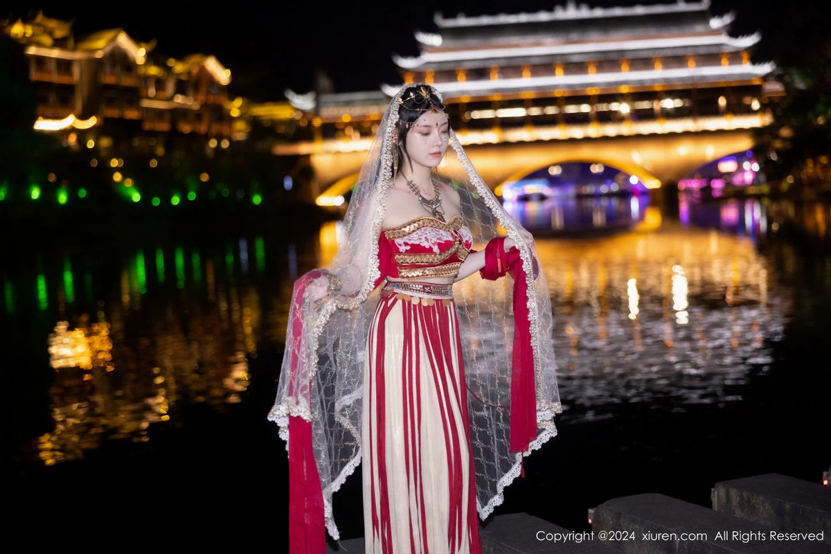 秀人集.com_[XiuRen秀人网]No.8349_模特豆瓣酱性感红色薄纱西域服饰半脱秀丰腴身材撩人诱惑写真82P