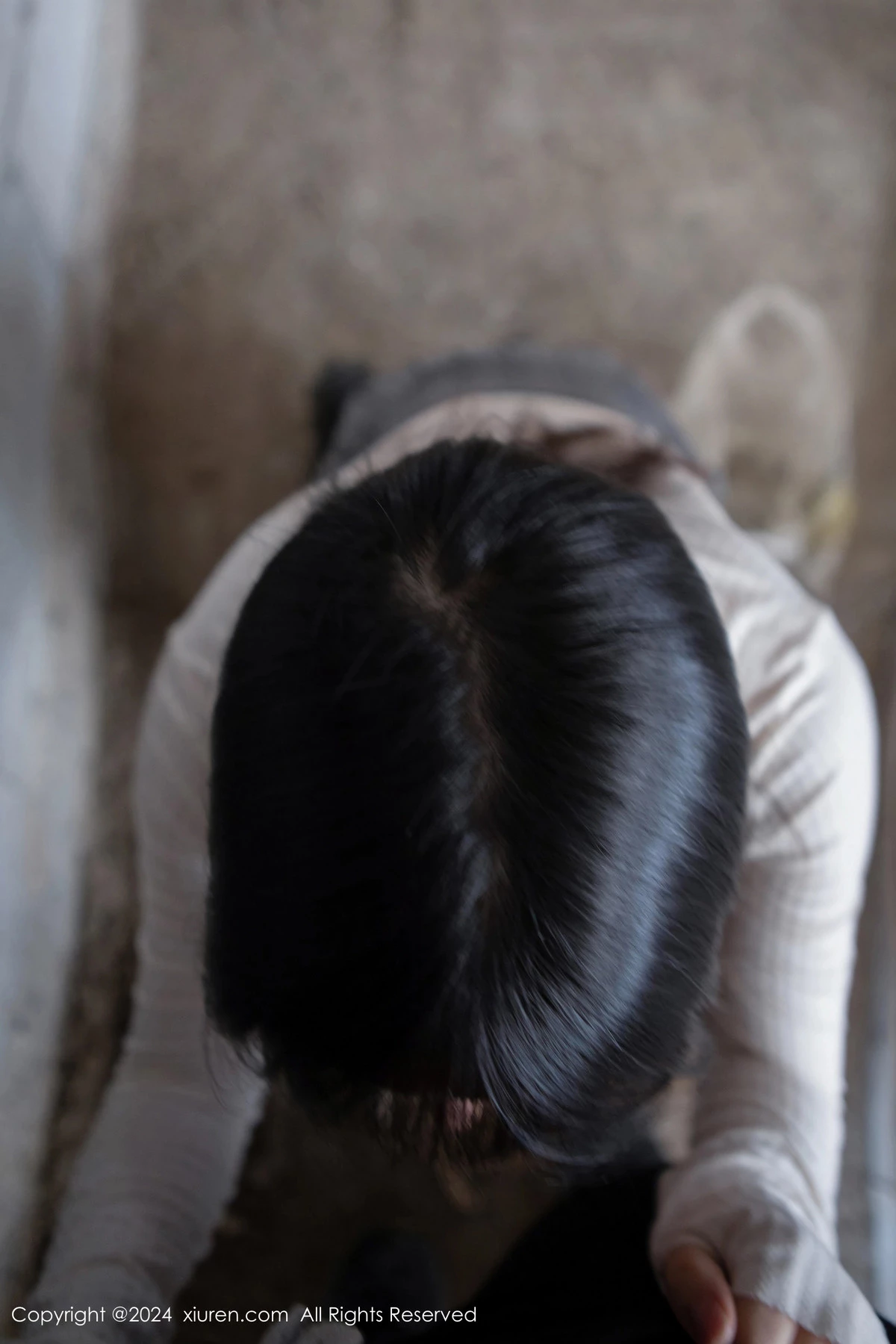 秀人集.com_[XiuRen秀人网]No.8439_模特豆瓣酱捆绑主题性感白色上衣配开档黑丝秀丰满身材诱惑写真85P